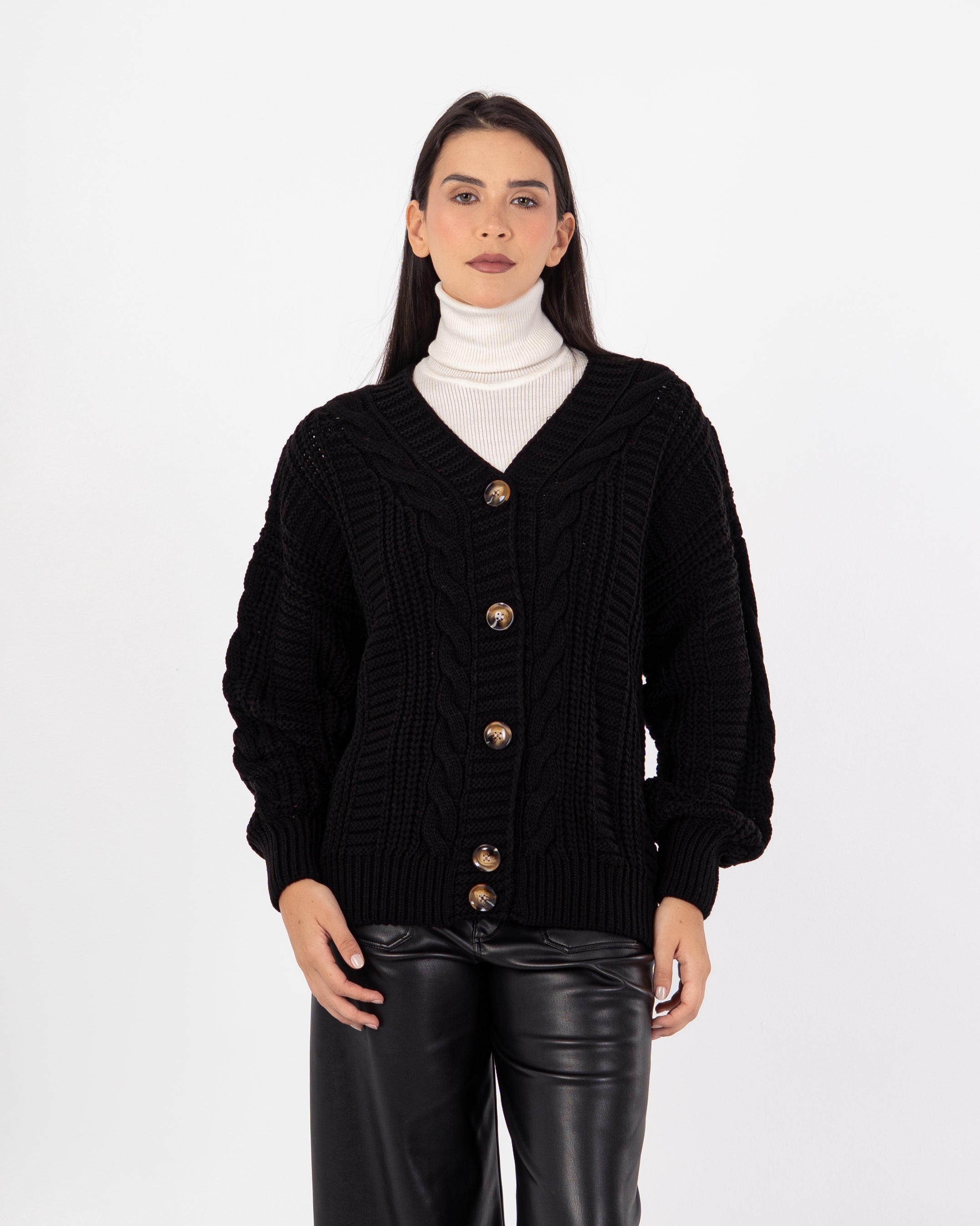 Knitwear Cardigan – Buttoned (Braided Pattern)