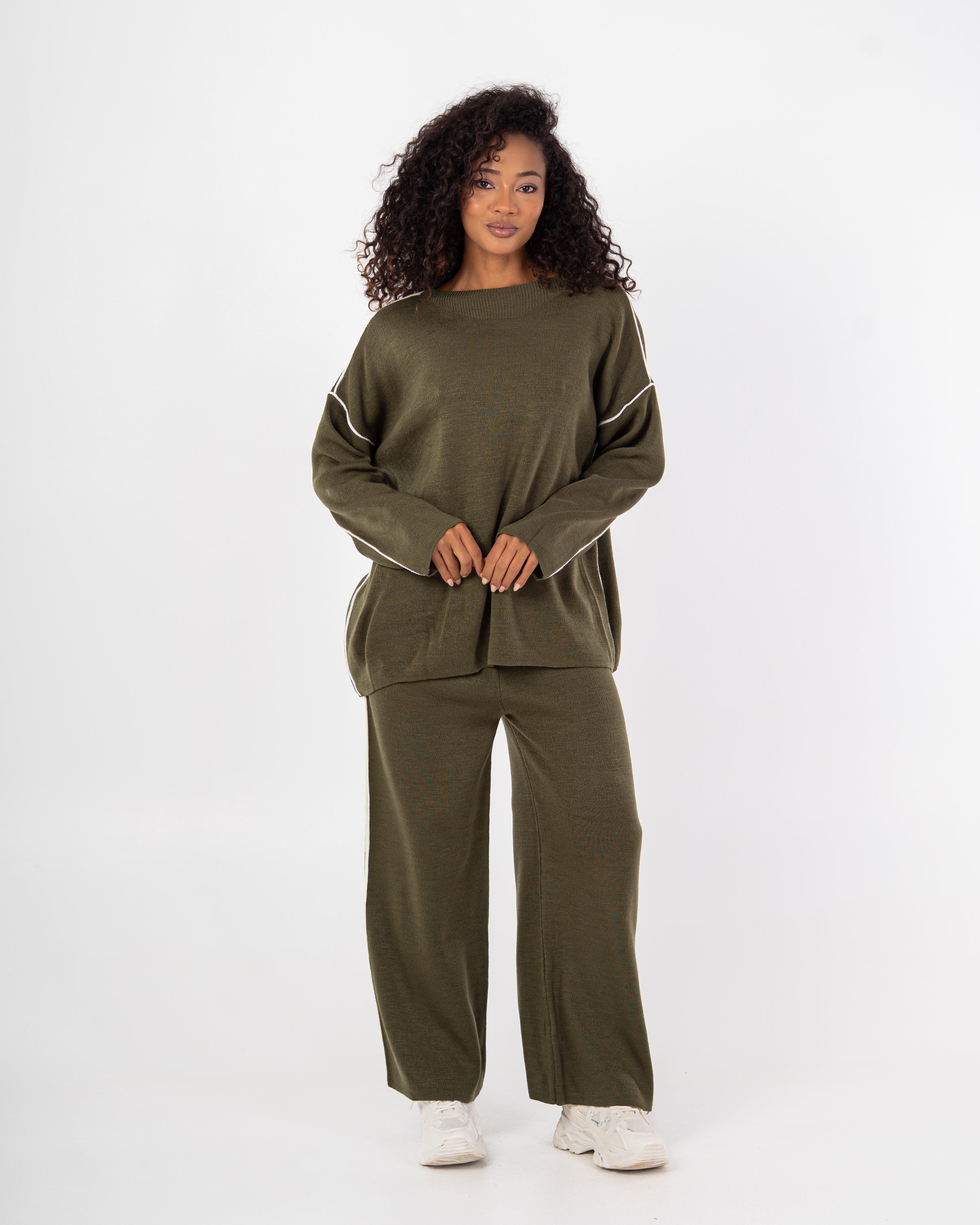 Knitwear plain suit with stitches