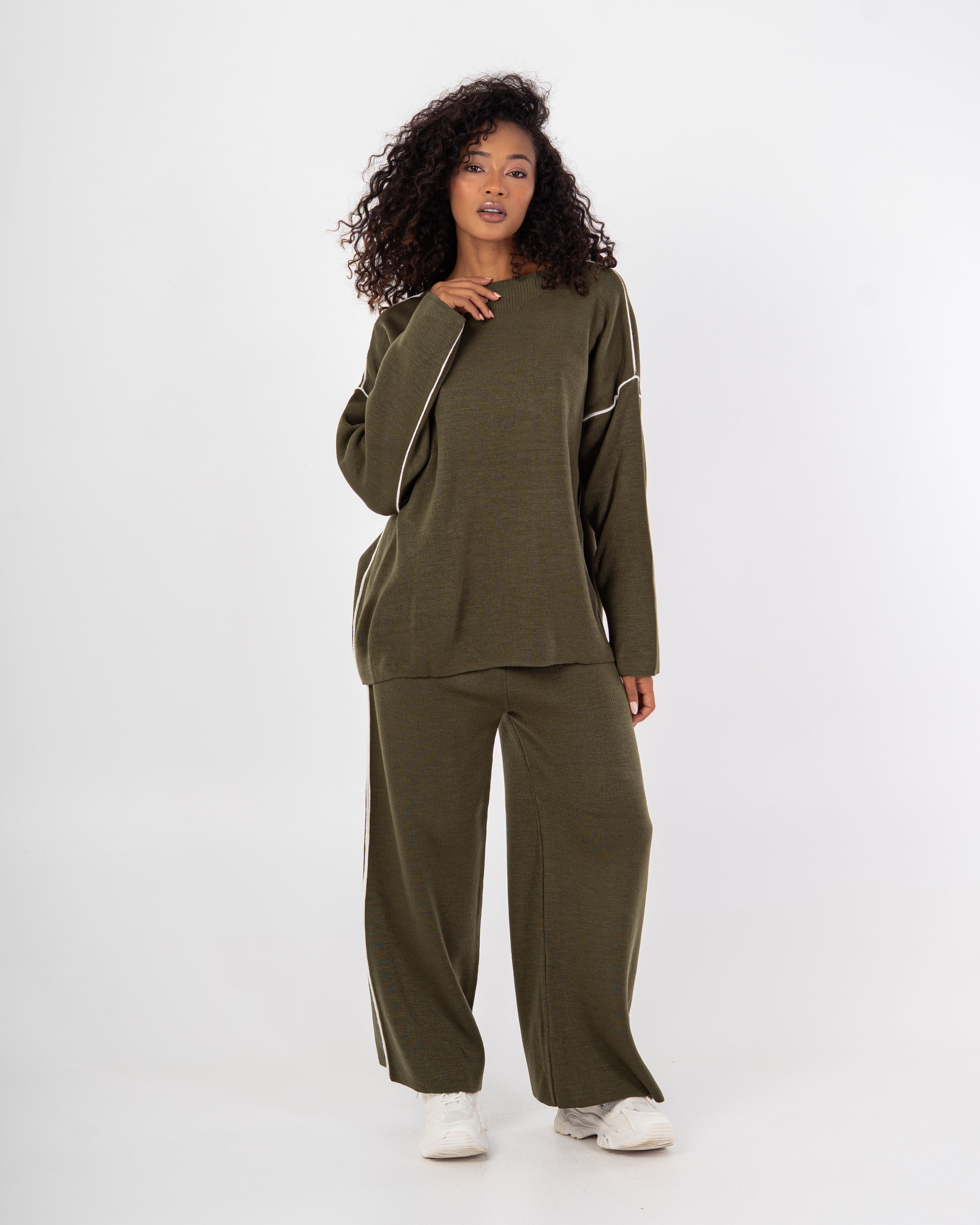 Knitwear plain suit with stitches