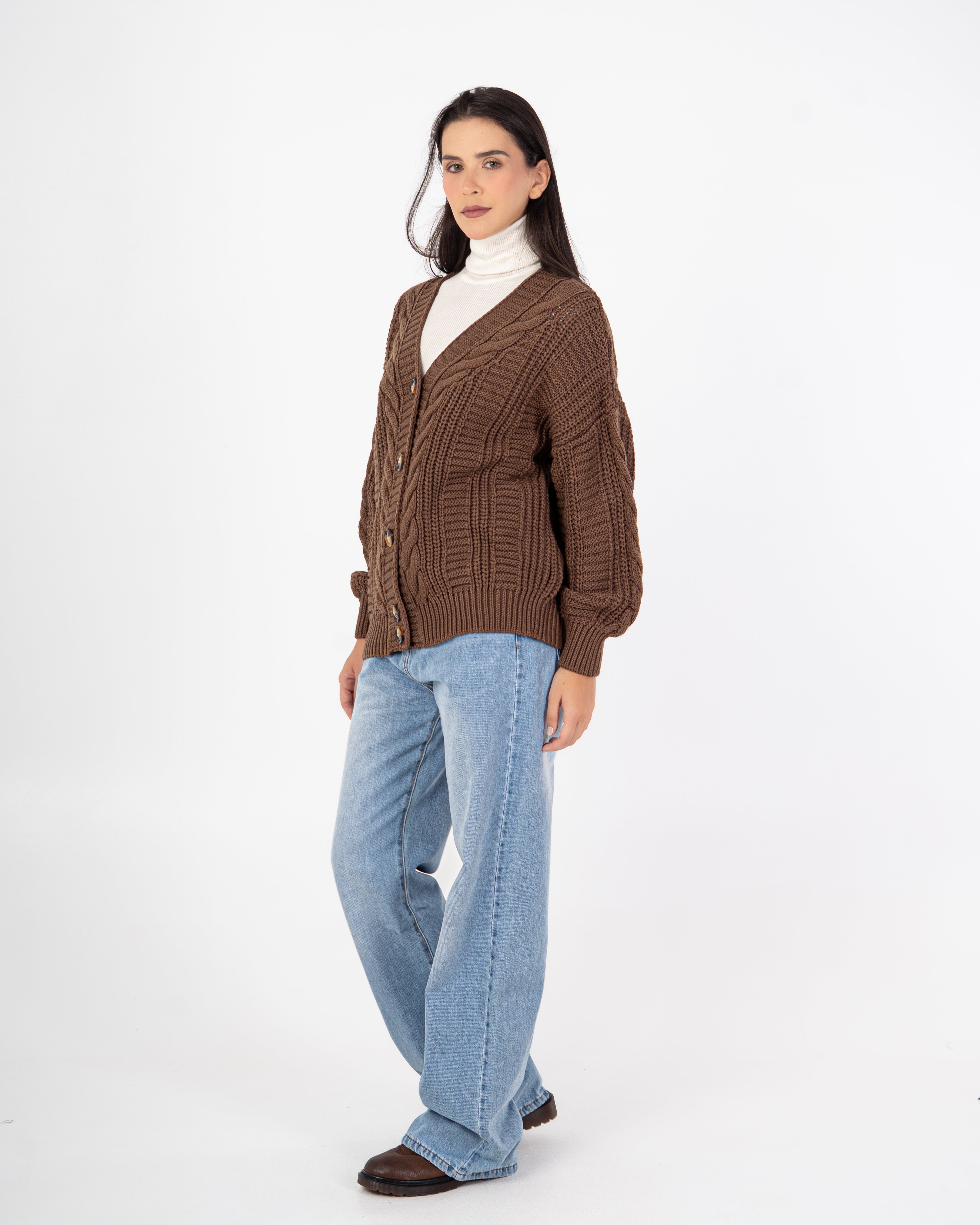 Knitwear Cardigan – Buttoned (Braided Pattern)