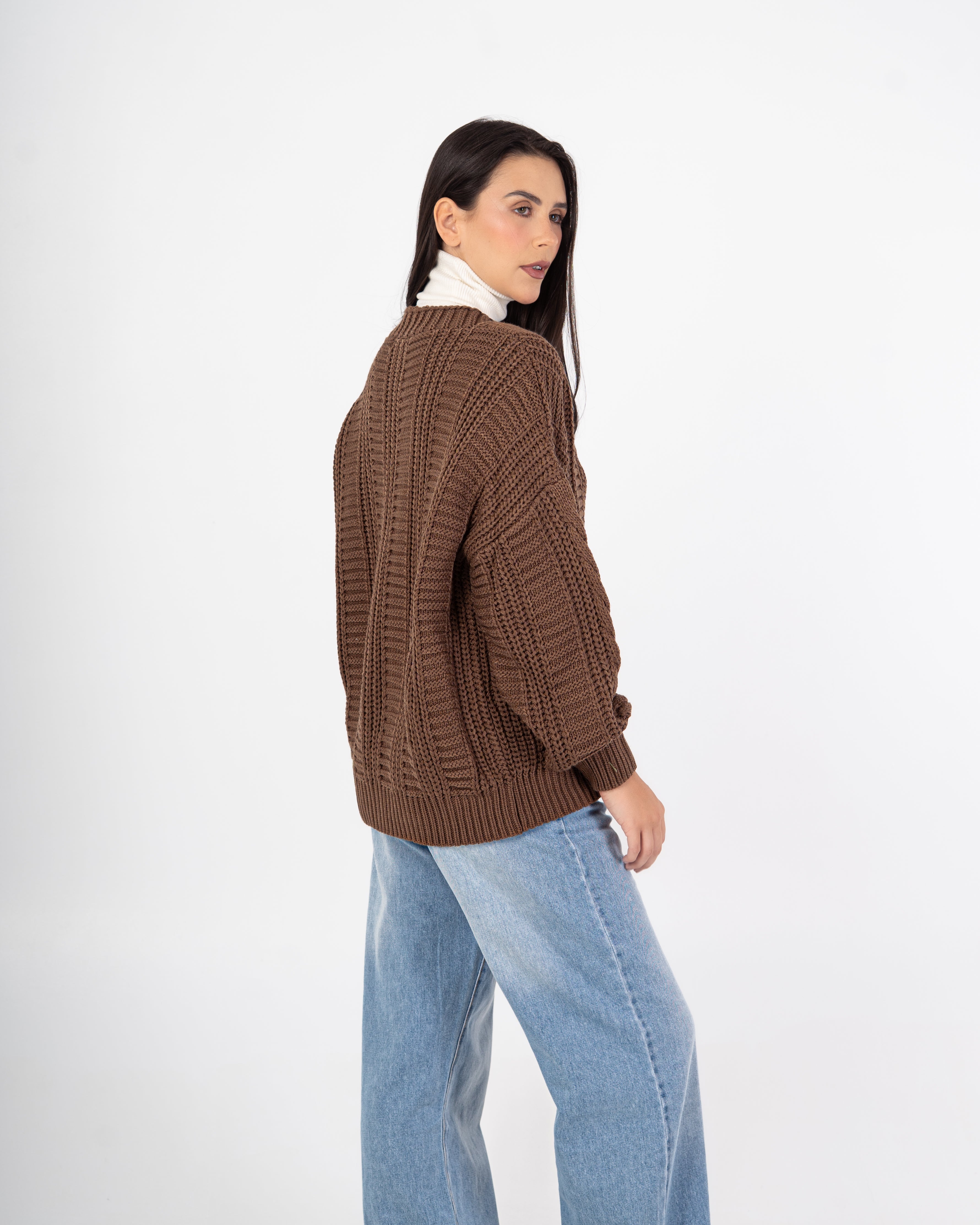 Knitwear Cardigan – Buttoned (Braided Pattern)