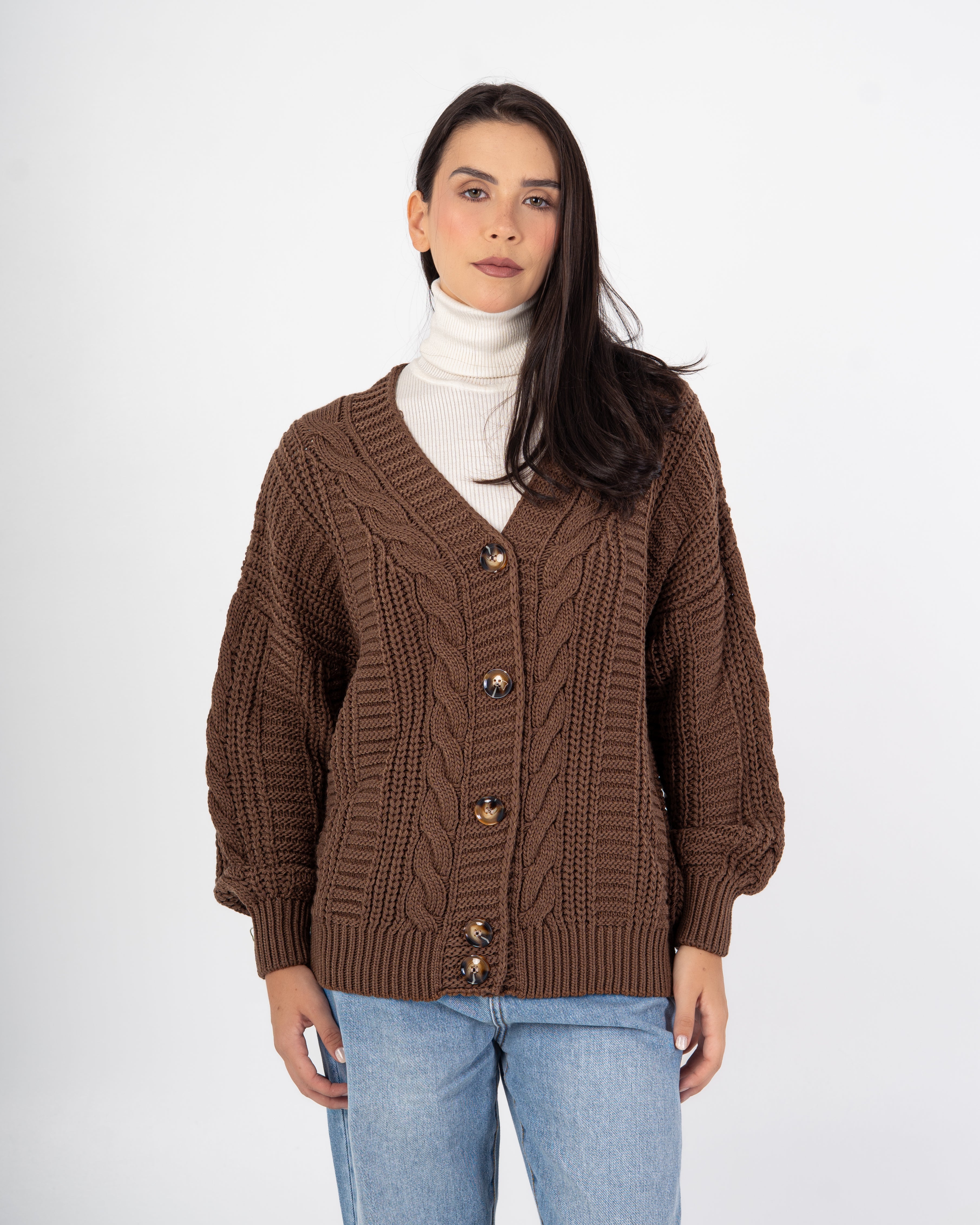 Knitwear Cardigan – Buttoned (Braided Pattern)