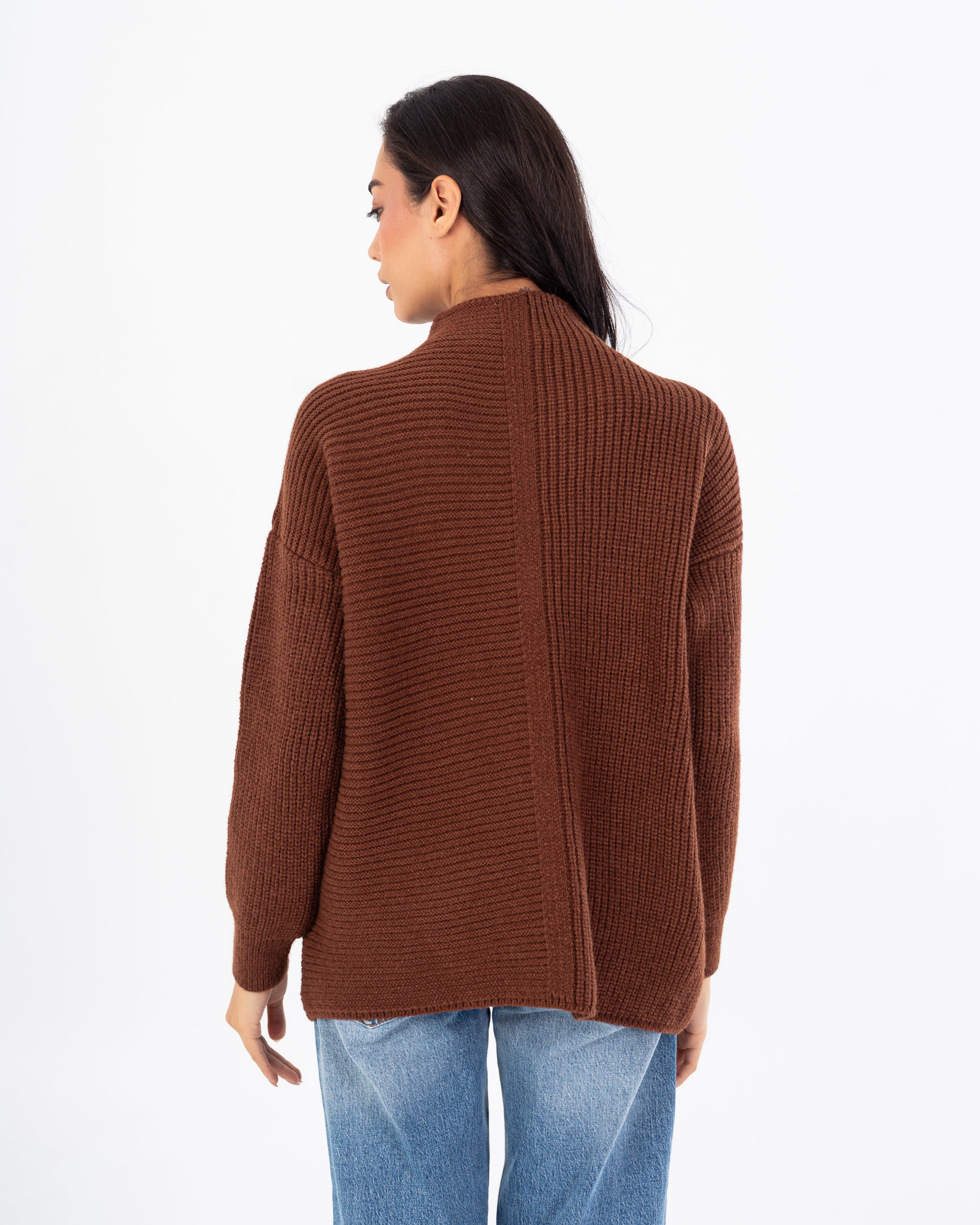 بلوفر سادة برقبة طويلة - خط وسط فاتح