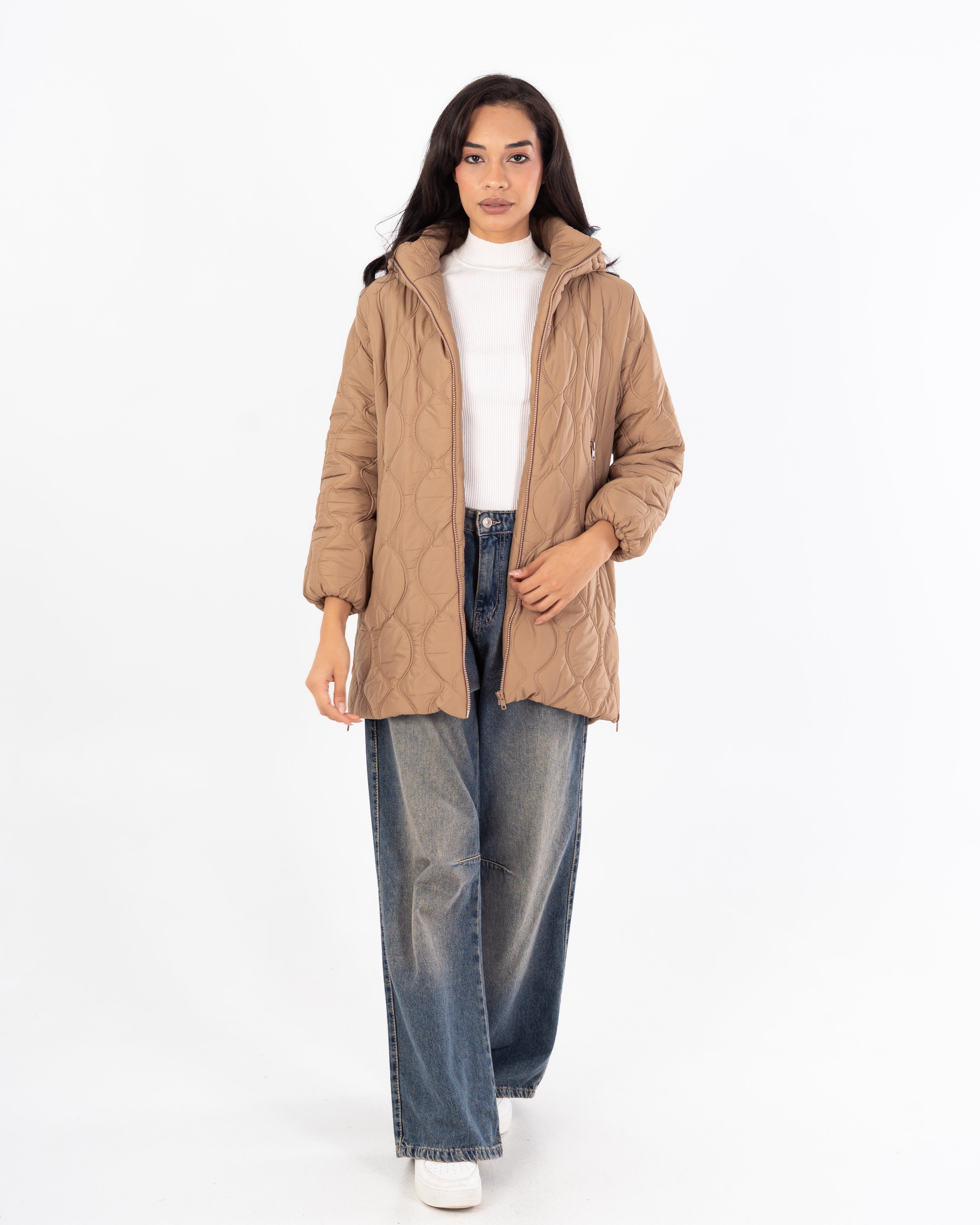 سترة مبطنة بغطاء رأس وسحاب