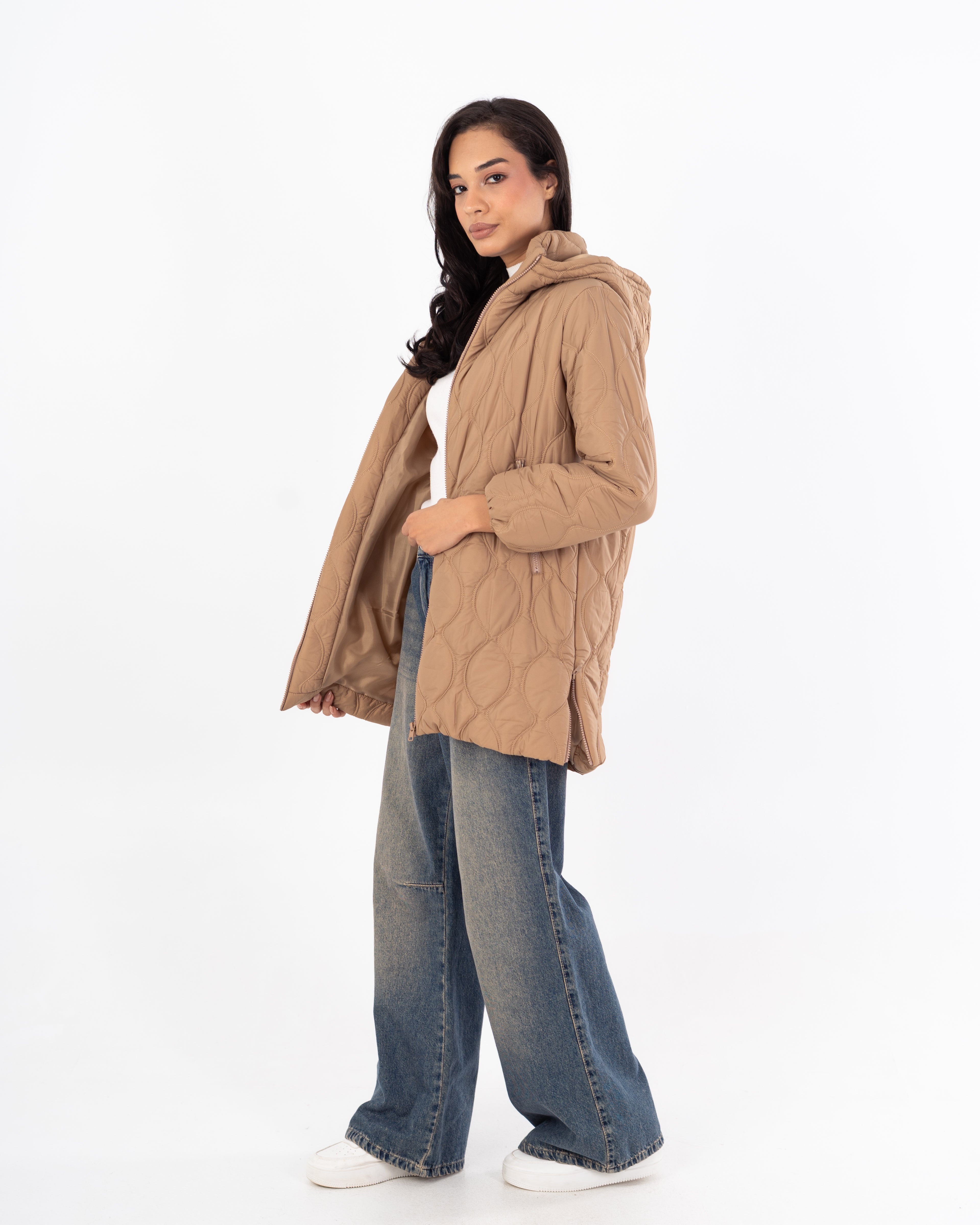 سترة مبطنة بغطاء رأس وسحاب