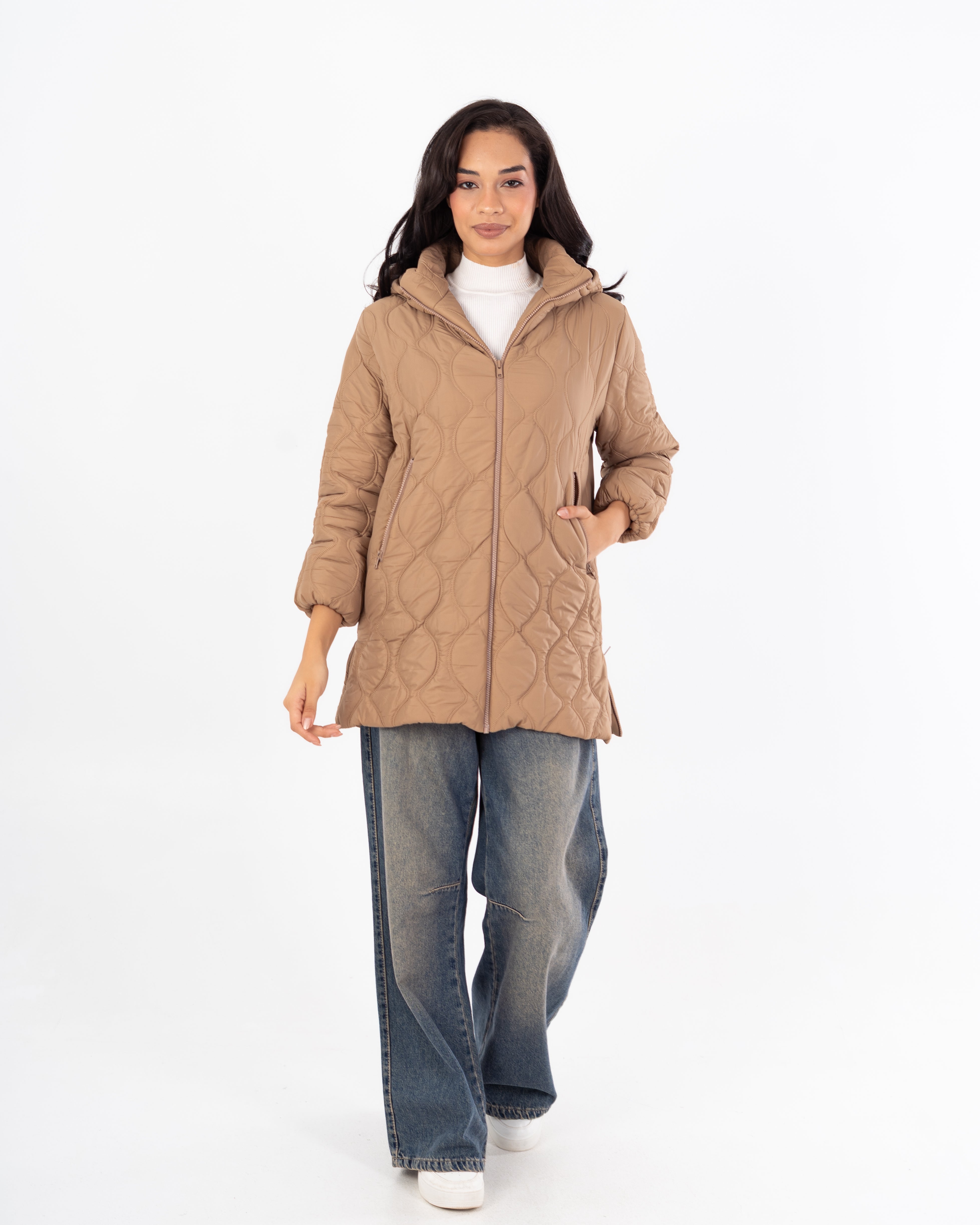 سترة مبطنة بغطاء رأس وسحاب