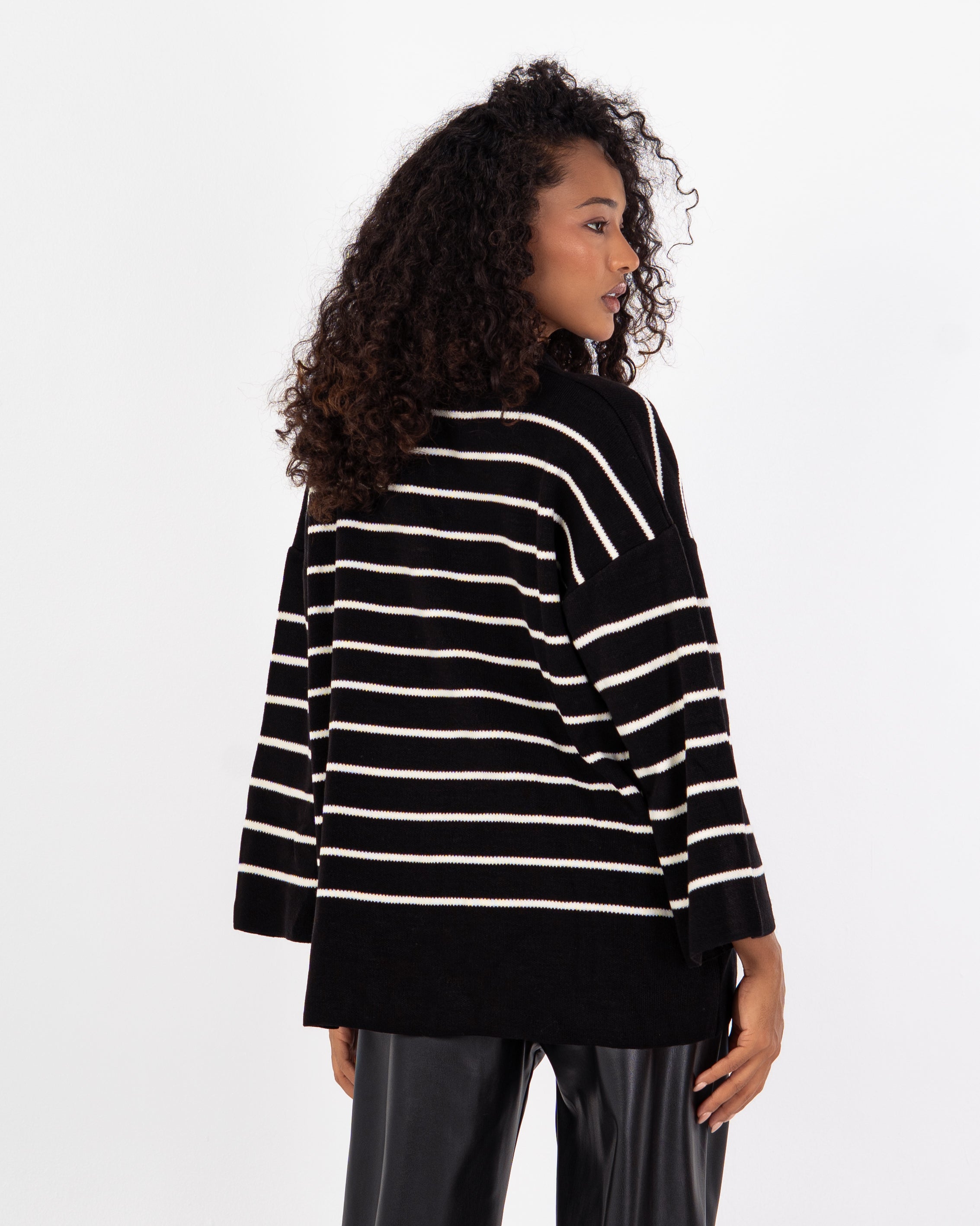 Knitwear Pullover – Horizontal Stripes