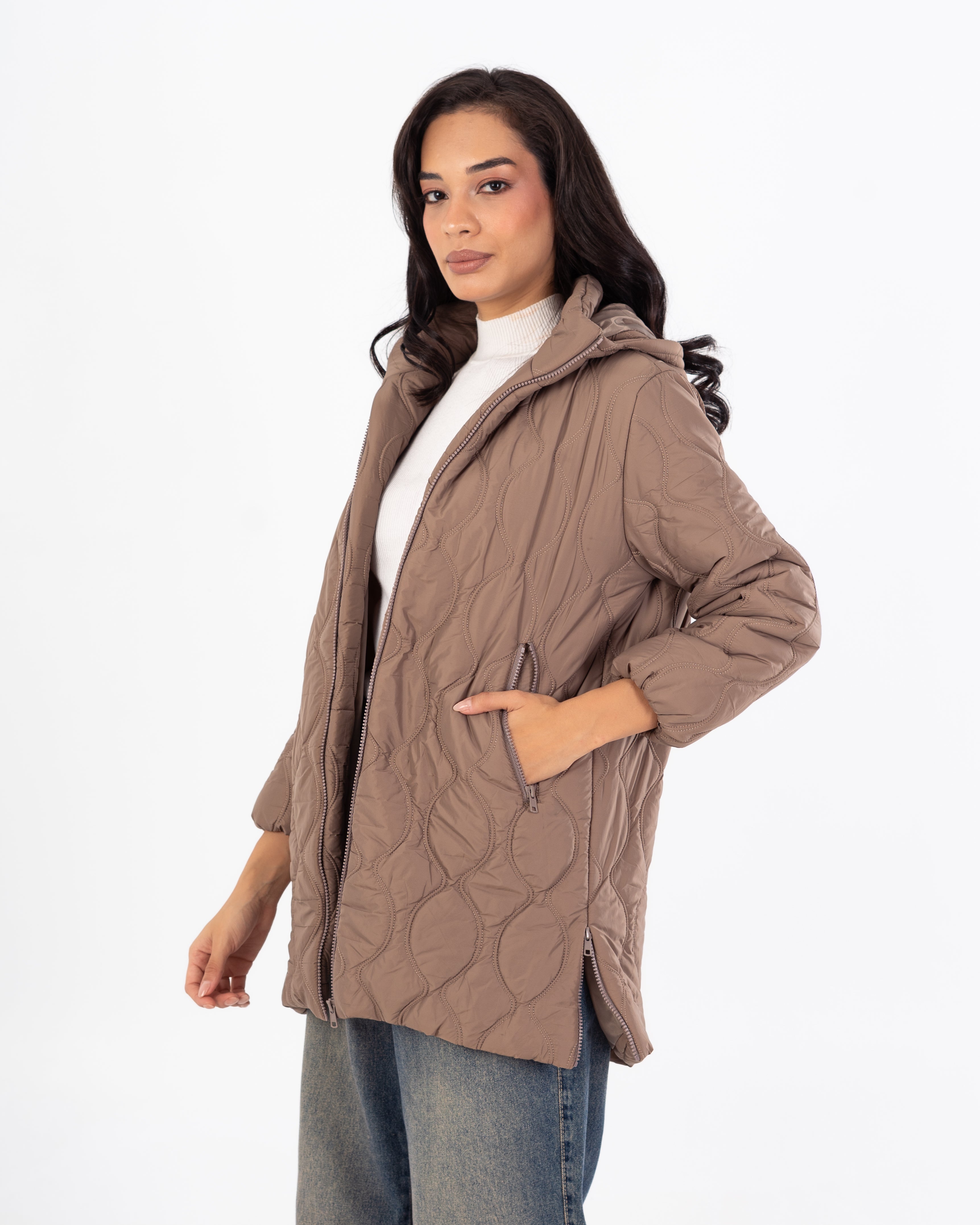 سترة مبطنة بغطاء رأس وسحاب