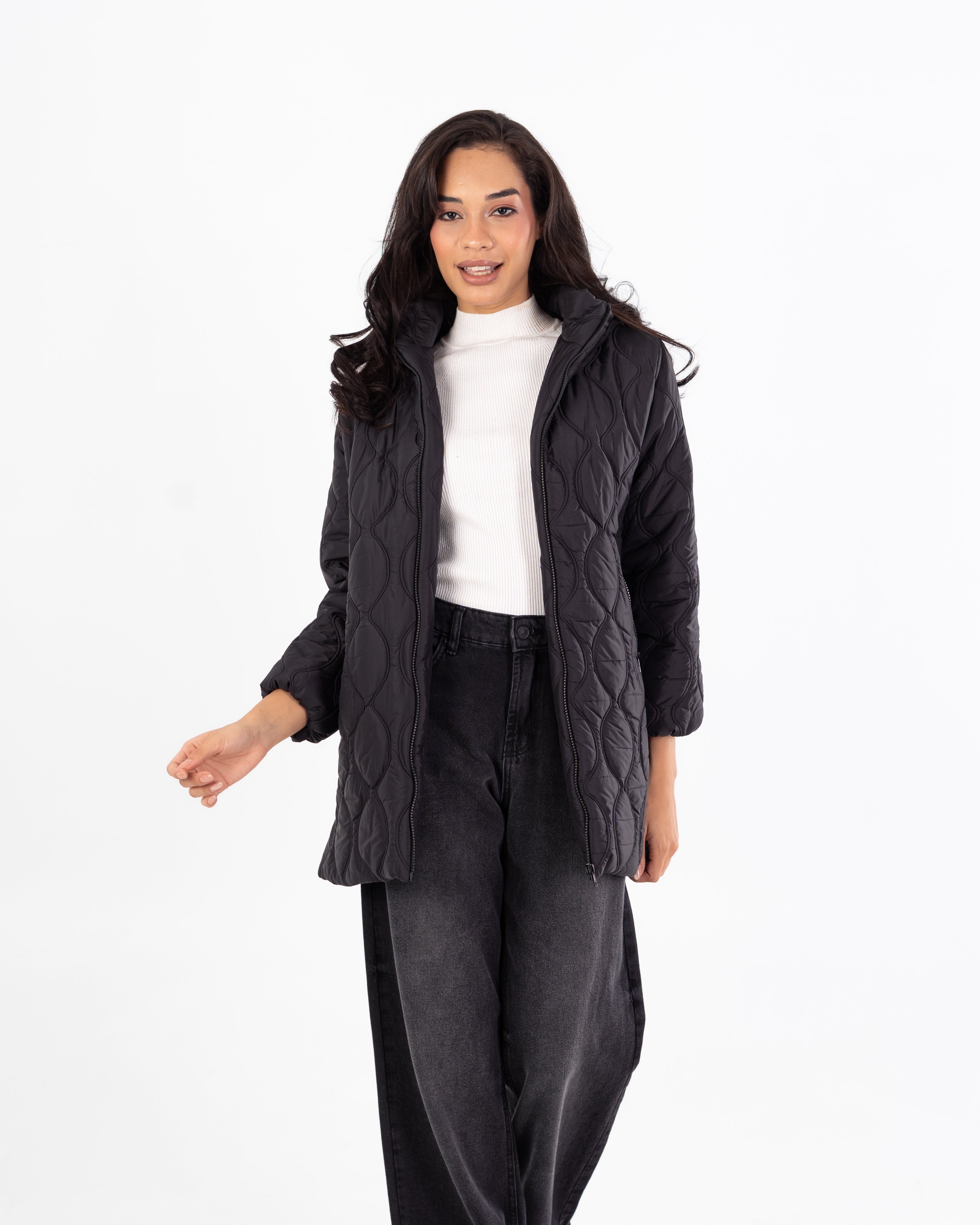 سترة مبطنة بغطاء رأس وسحاب