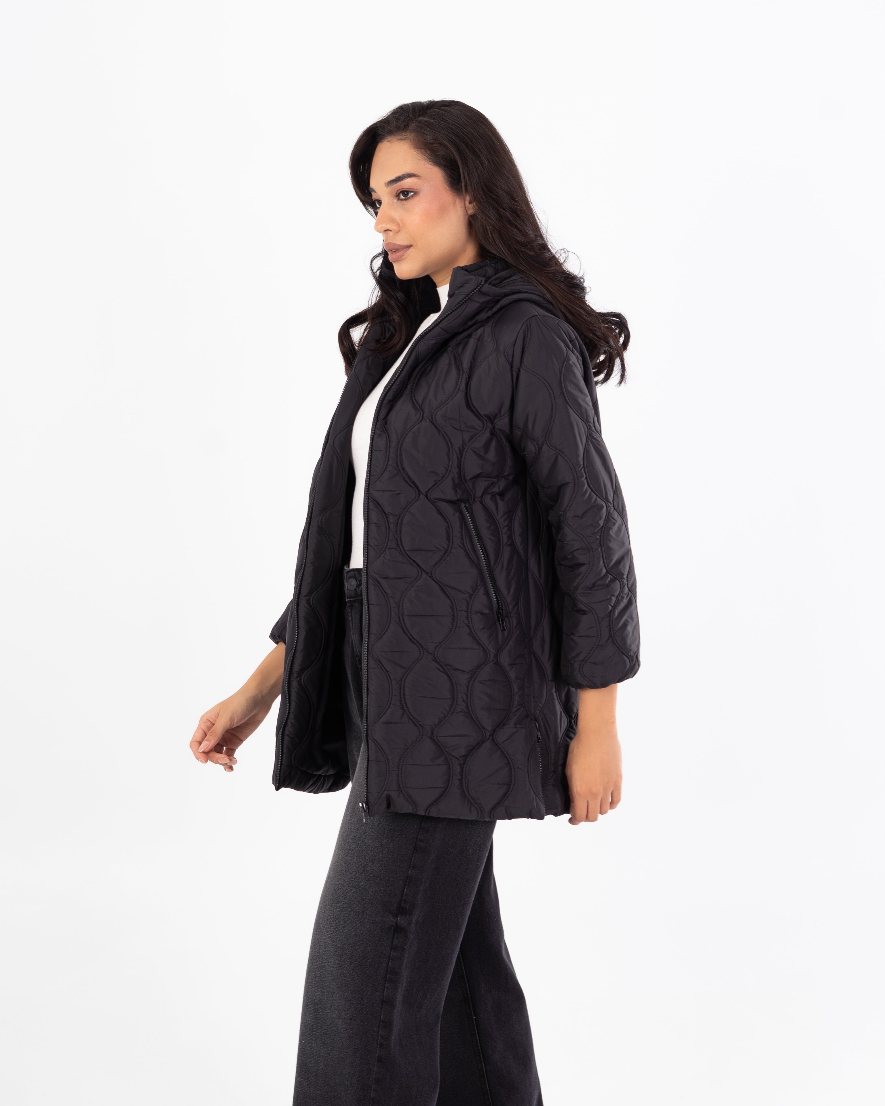 سترة مبطنة بغطاء رأس وسحاب