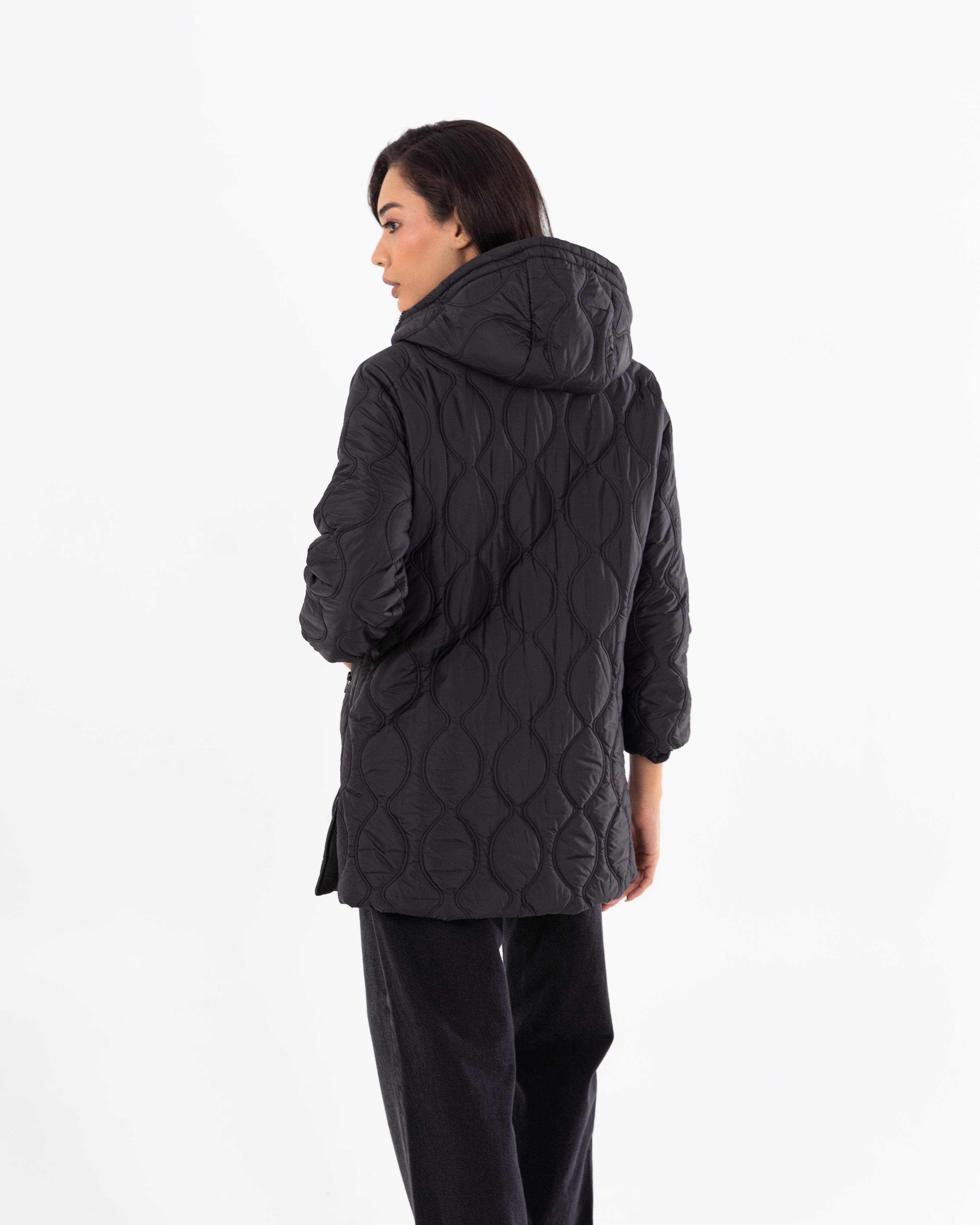 سترة مبطنة بغطاء رأس وسحاب