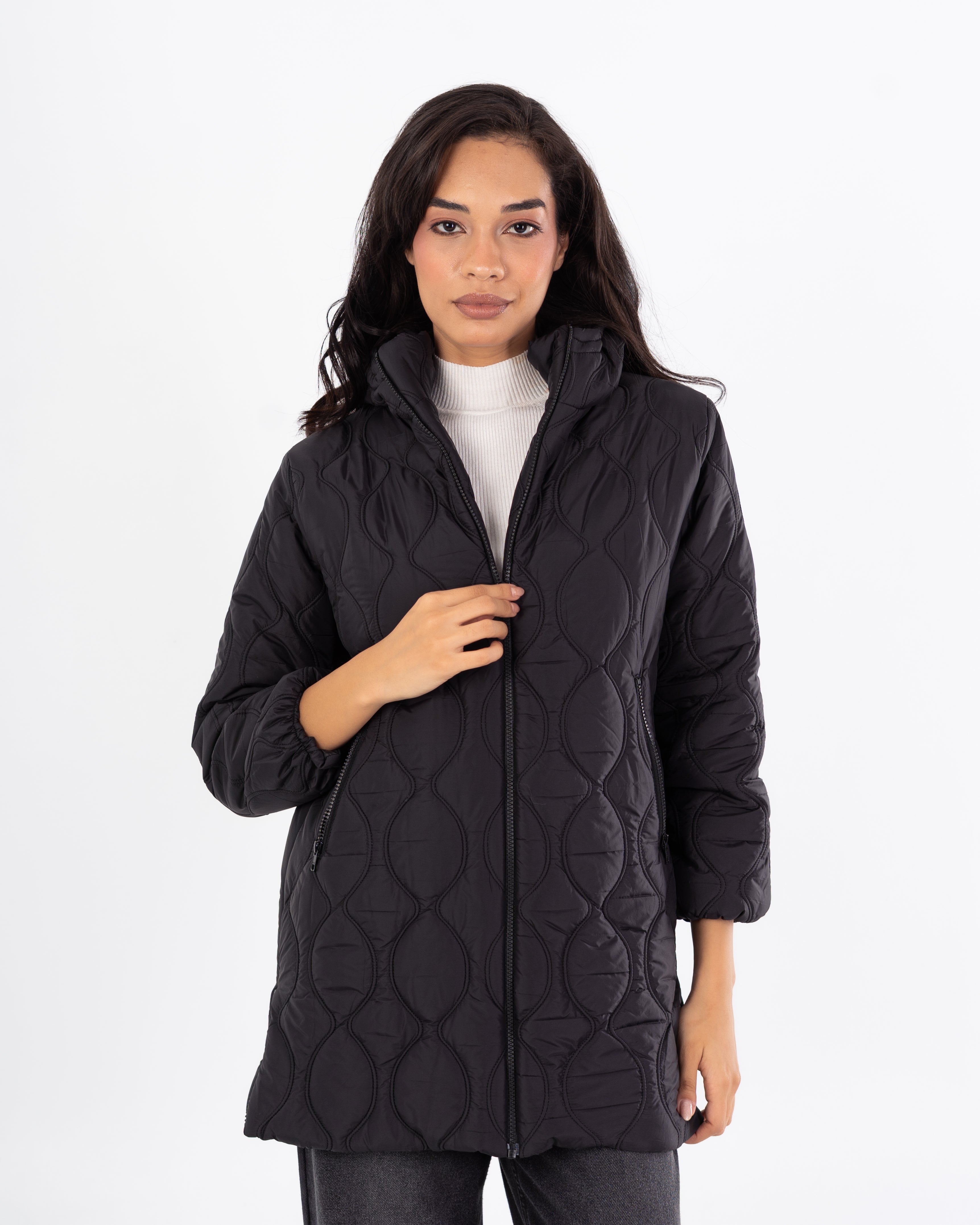 سترة مبطنة بغطاء رأس وسحاب