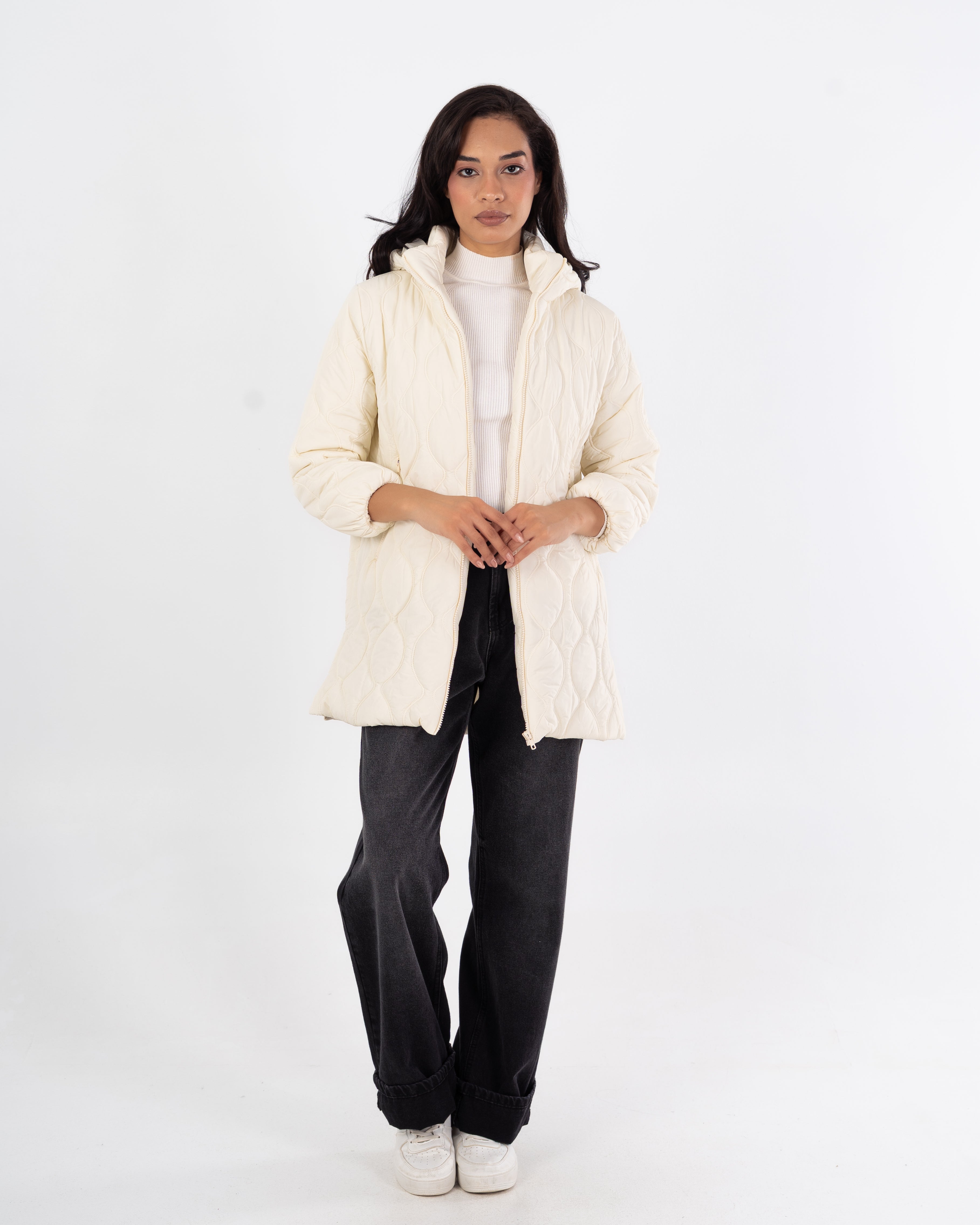 سترة مبطنة بغطاء رأس وسحاب