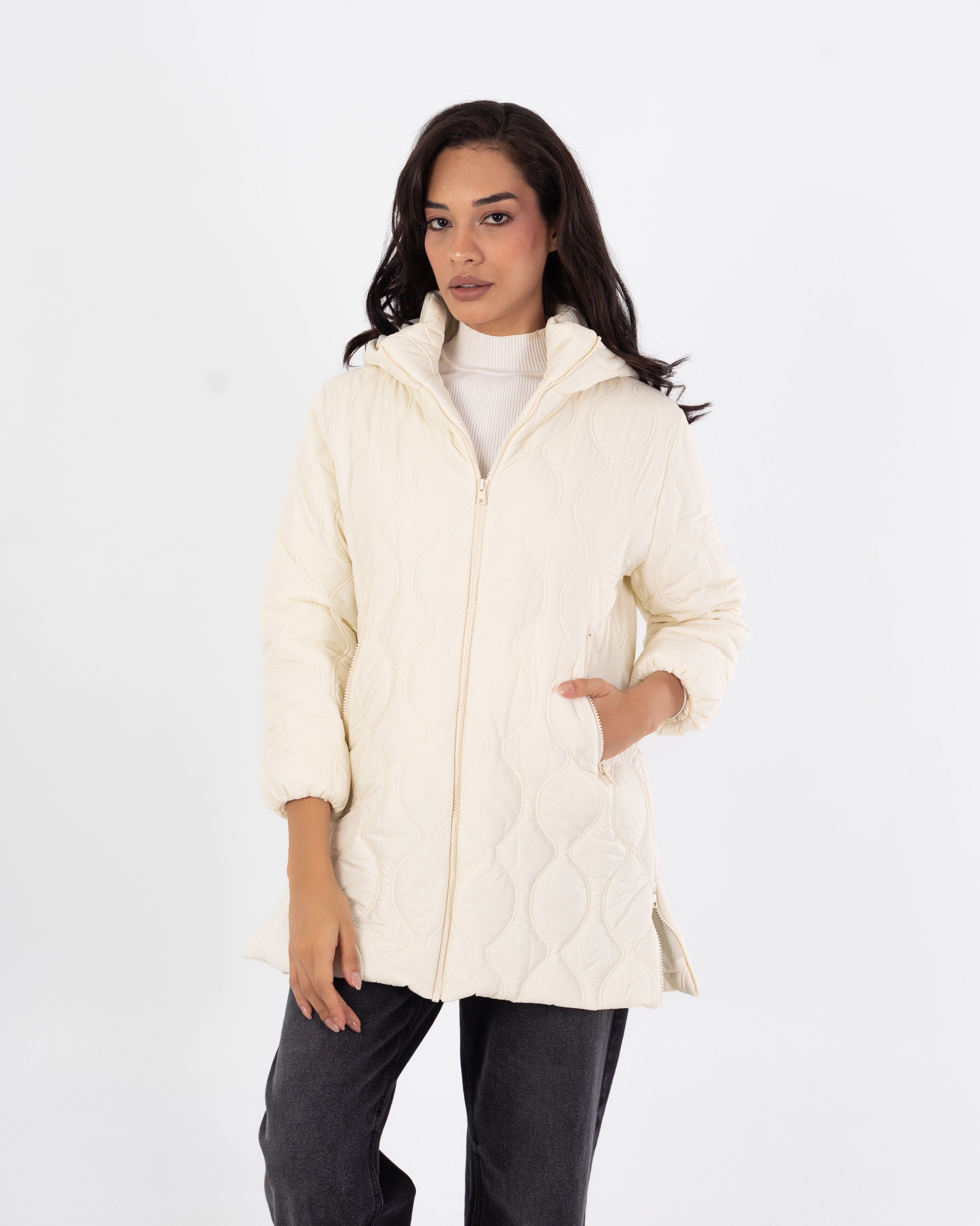 سترة مبطنة بغطاء رأس وسحاب