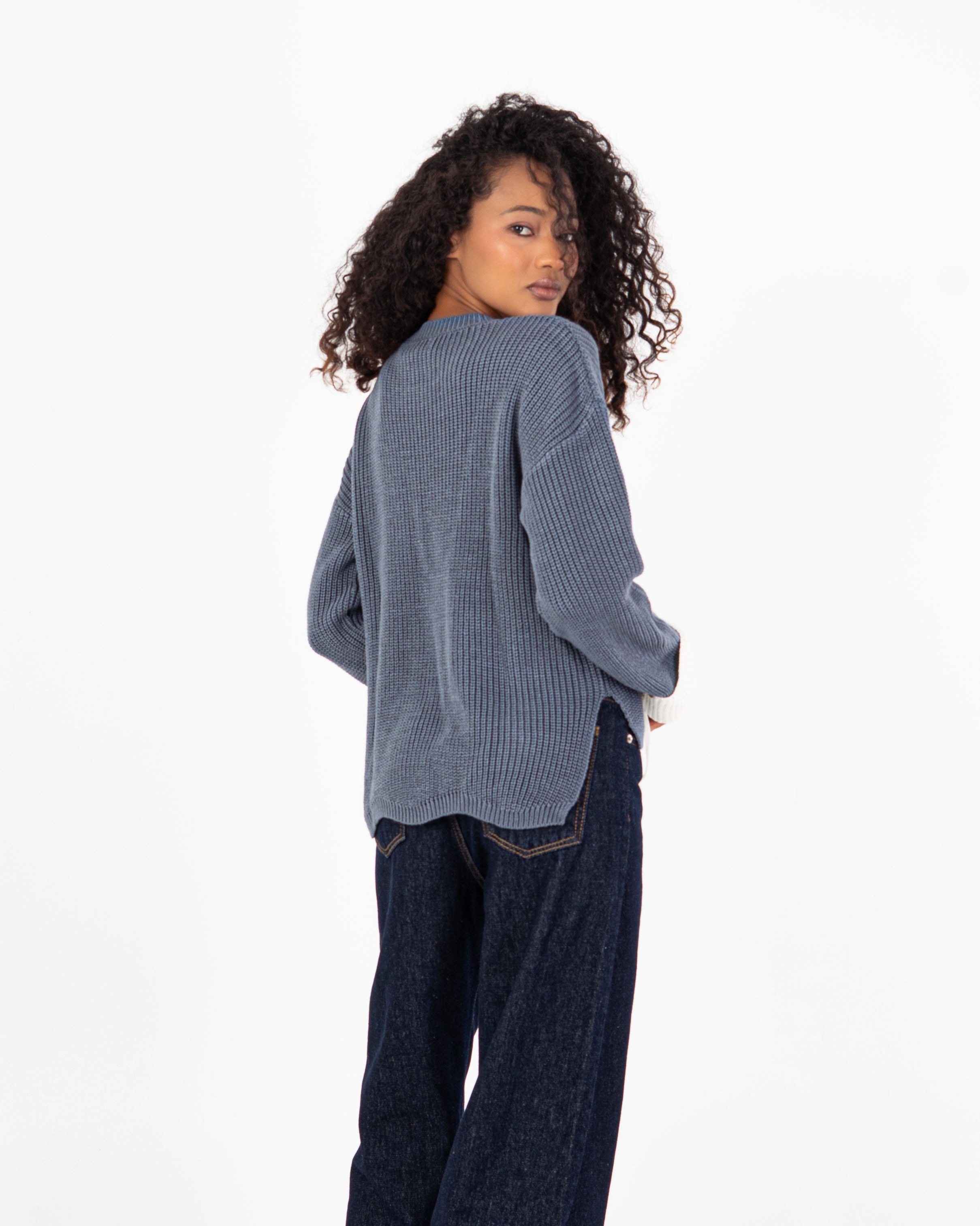Knitwear Pullover – With Tie (Folded Sleeves)