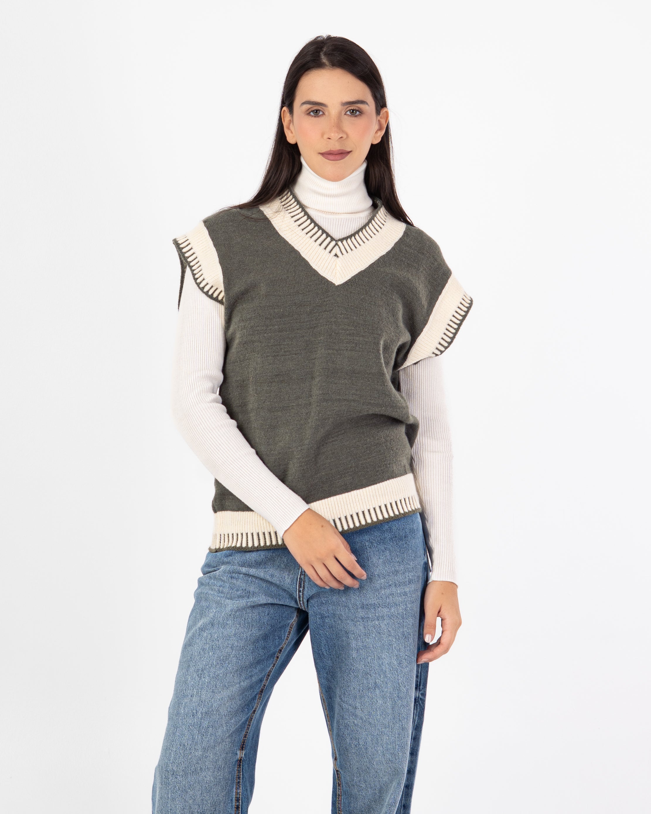 Knitwear Vest – V-Neck (Color-Trimmed)