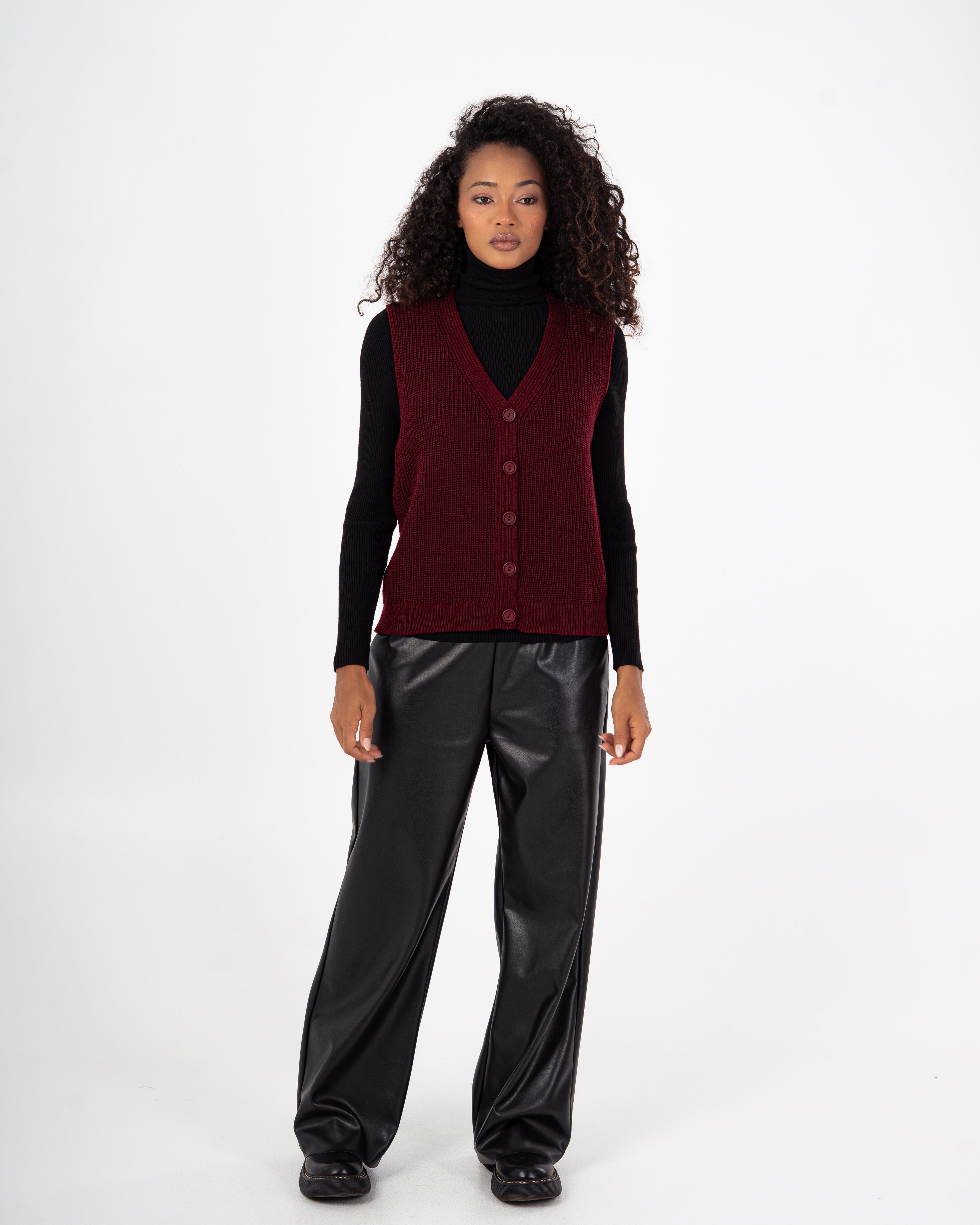 Knitwear Vest – Buttons (Wide Neck)