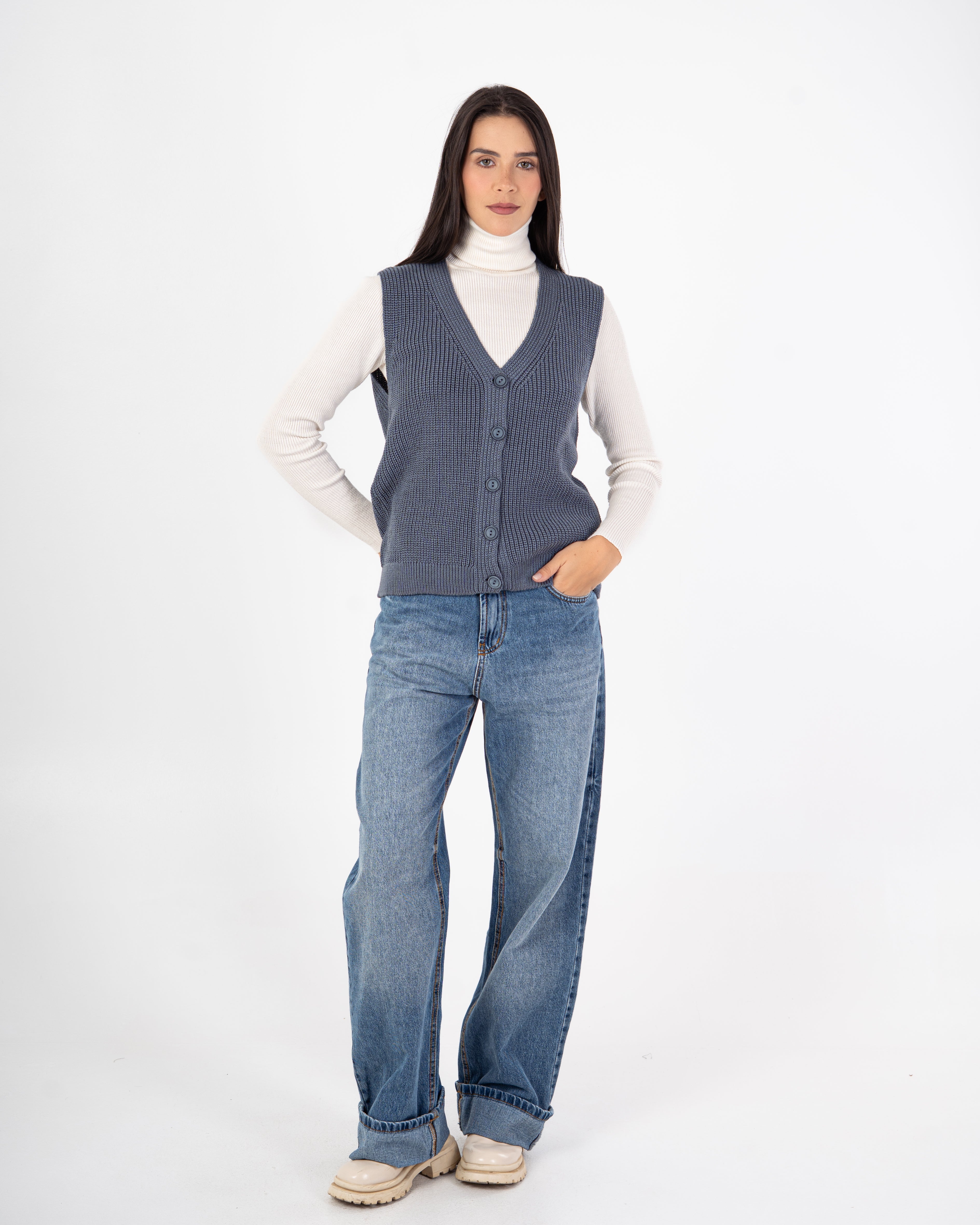 Knitwear Vest – Buttons (Wide Neck)