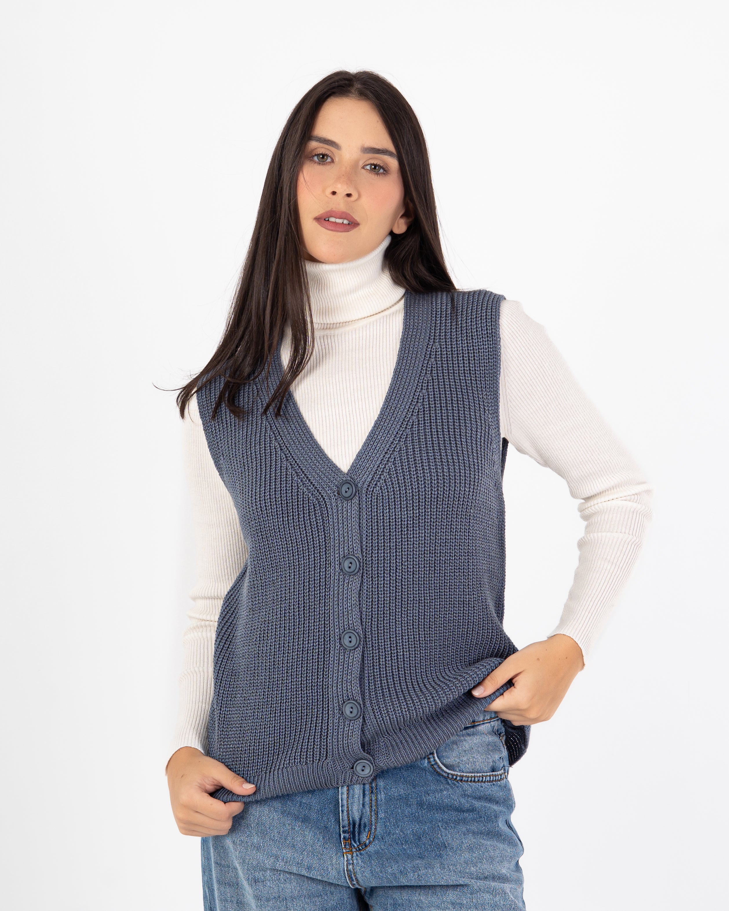 Knitwear Vest – Buttons (Wide Neck)