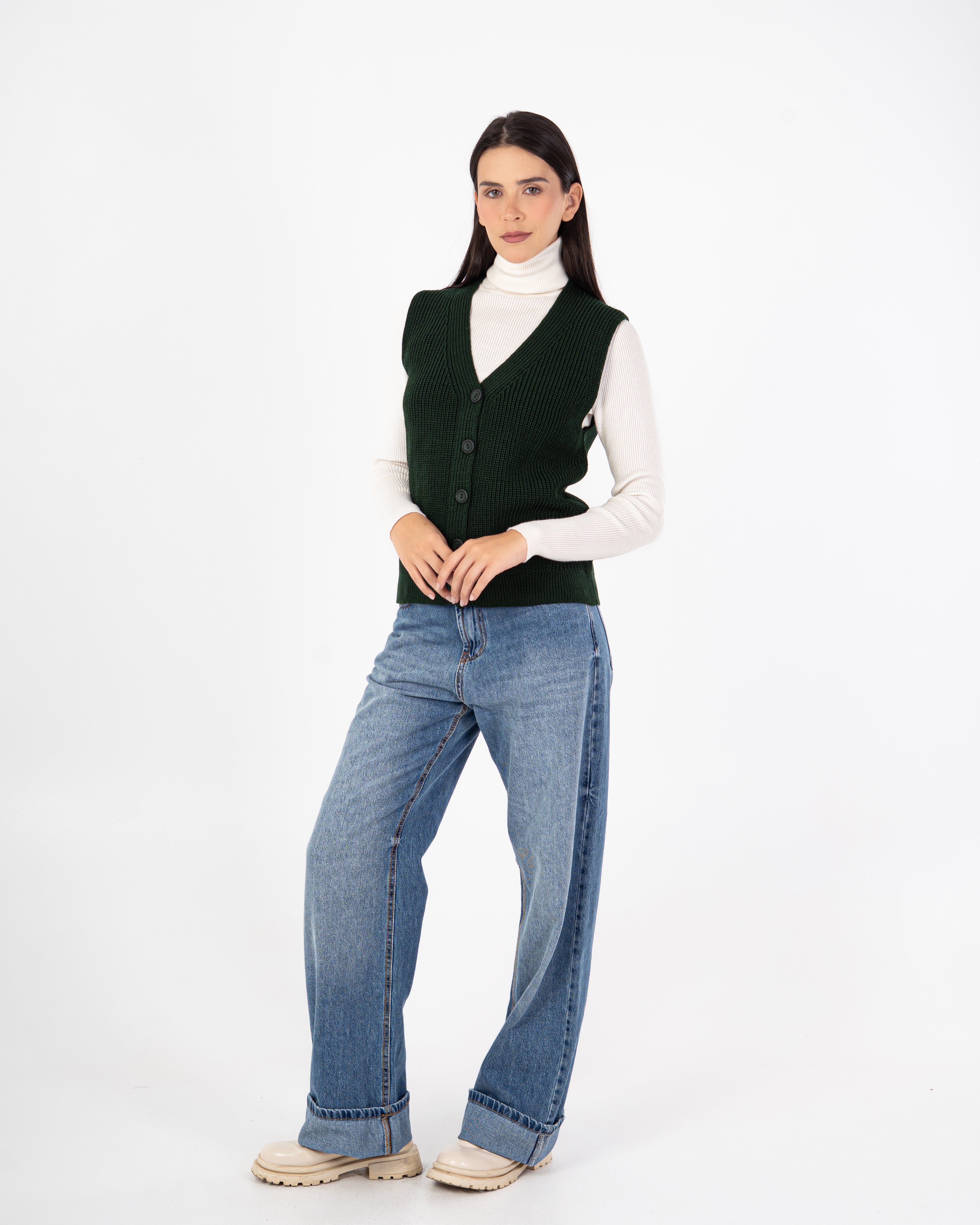Knitwear Vest – Buttons (Wide Neck)