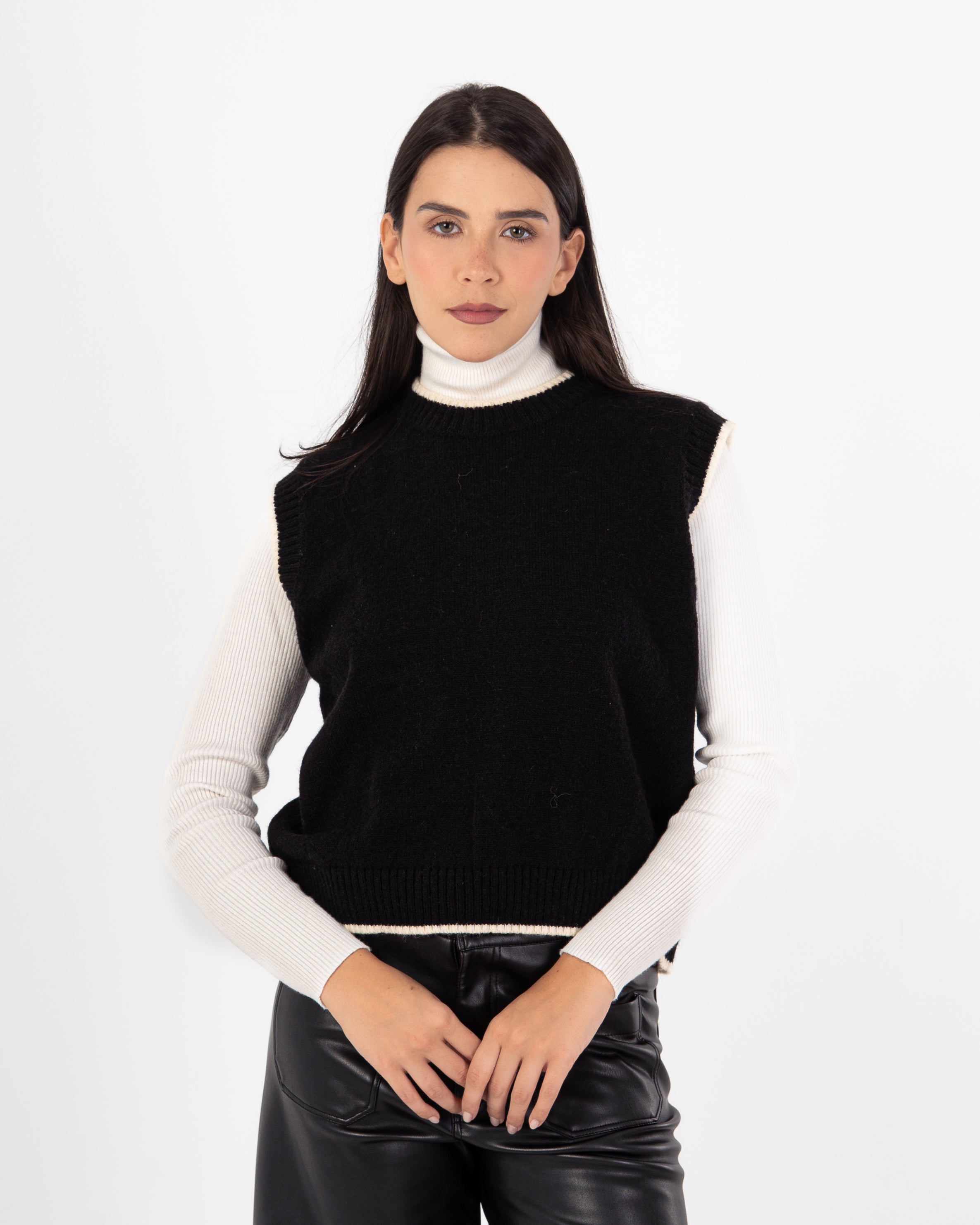 Knitwear Vest – Plain With Color Stripe
