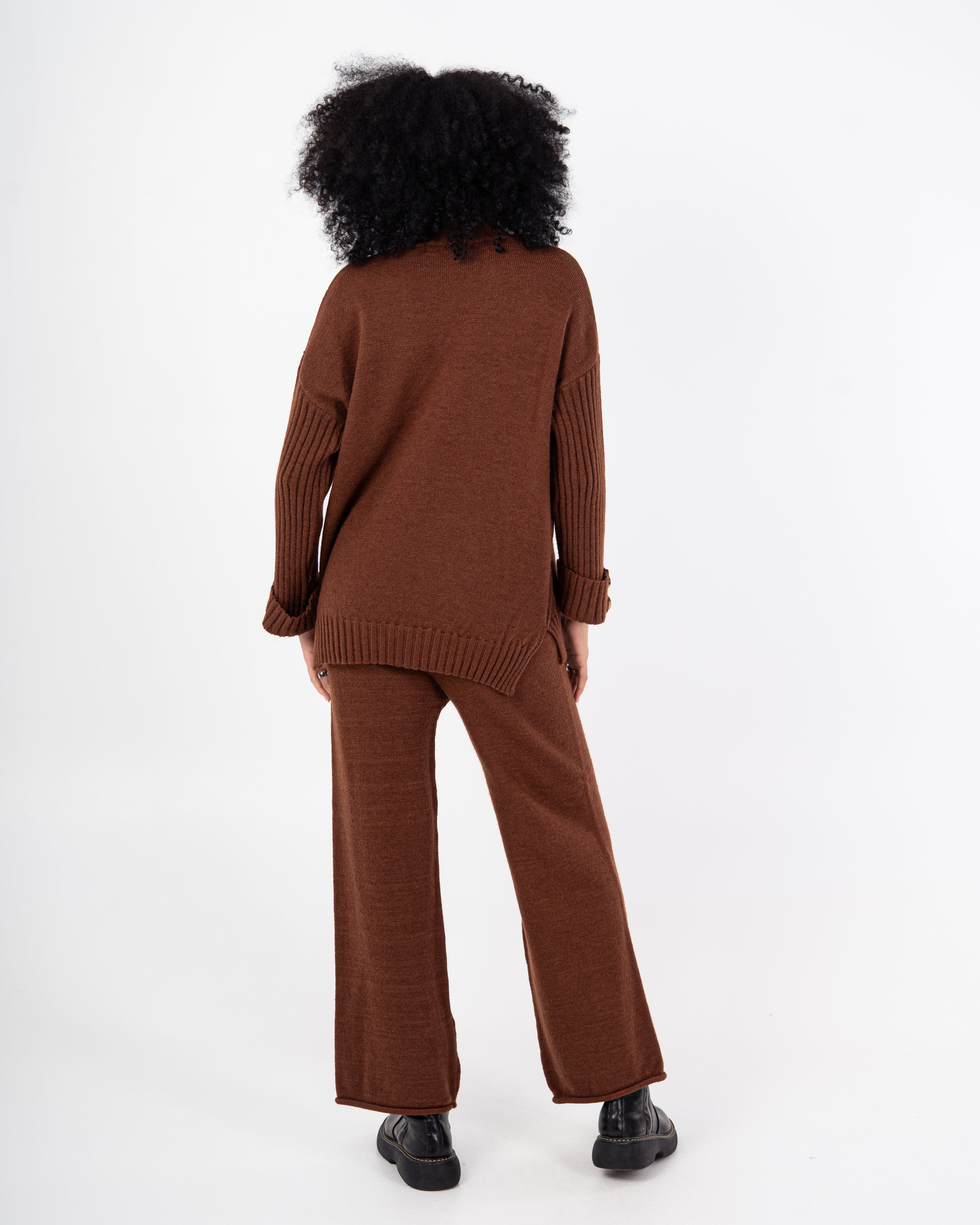 Knitwear Suit – Plain With Folded Sleeves (With Buttons)