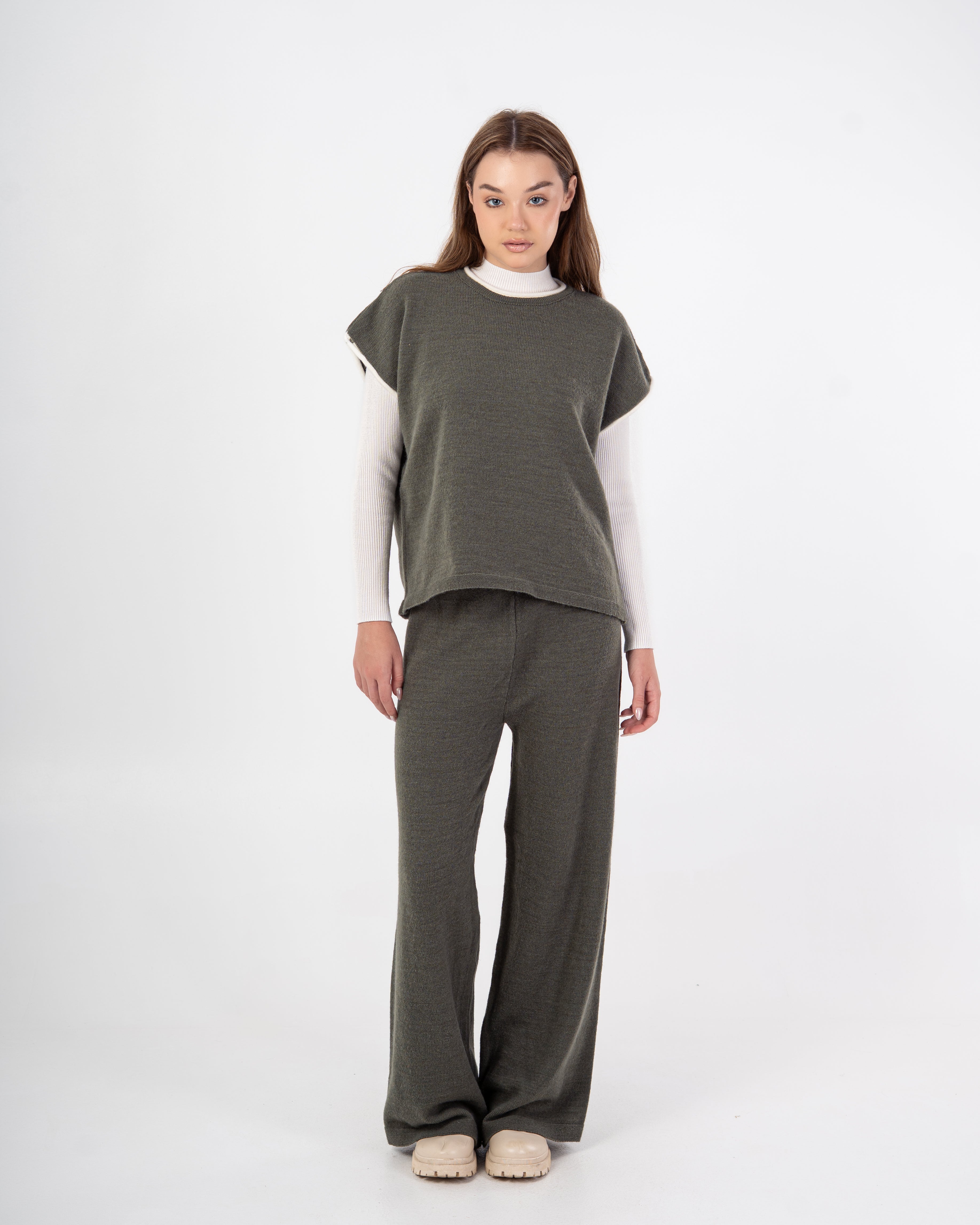 Knitwear Suit – Plain (Cut Sleeves)
