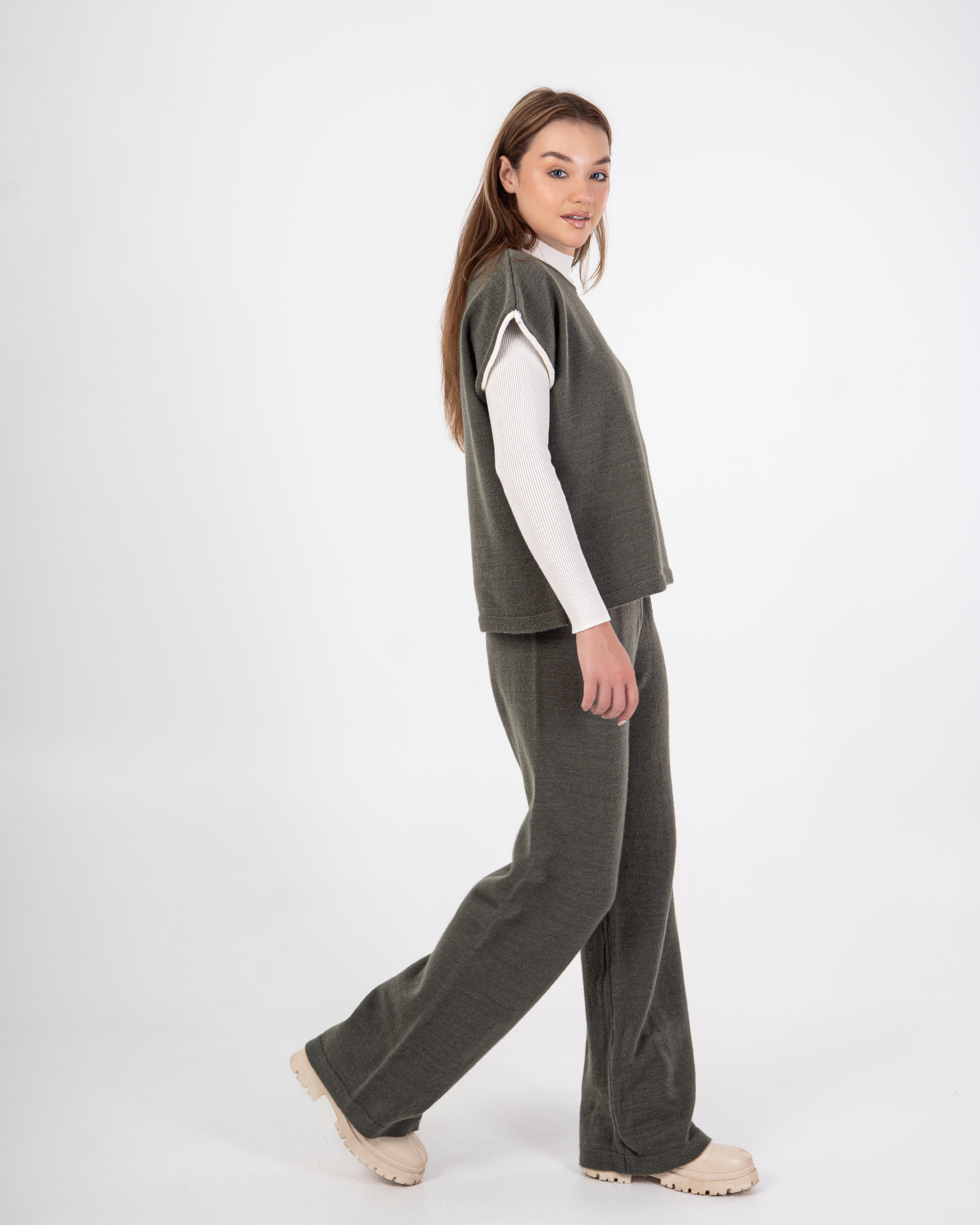 Knitwear Suit – Plain (Cut Sleeves)