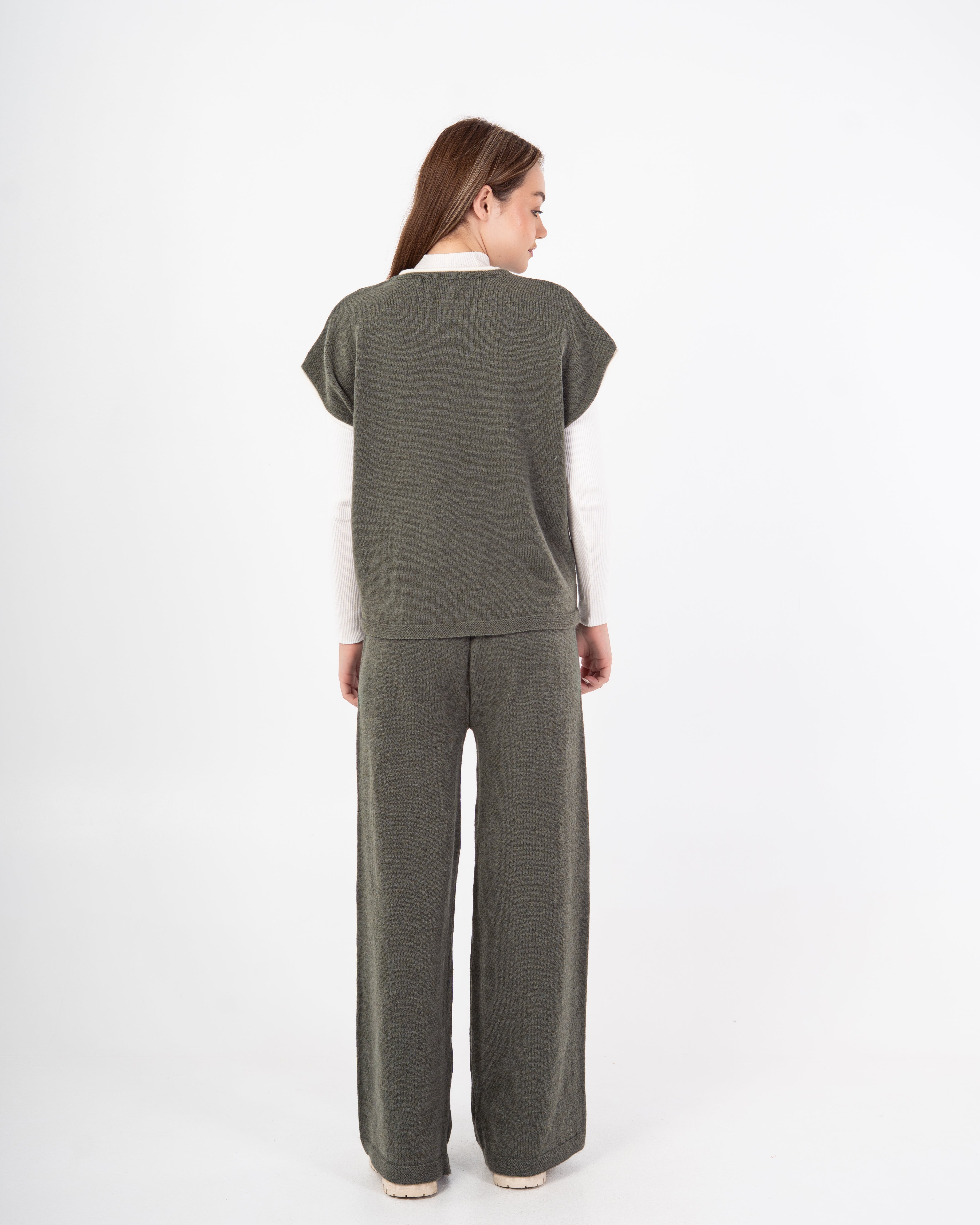 Knitwear Suit – Plain (Cut Sleeves)