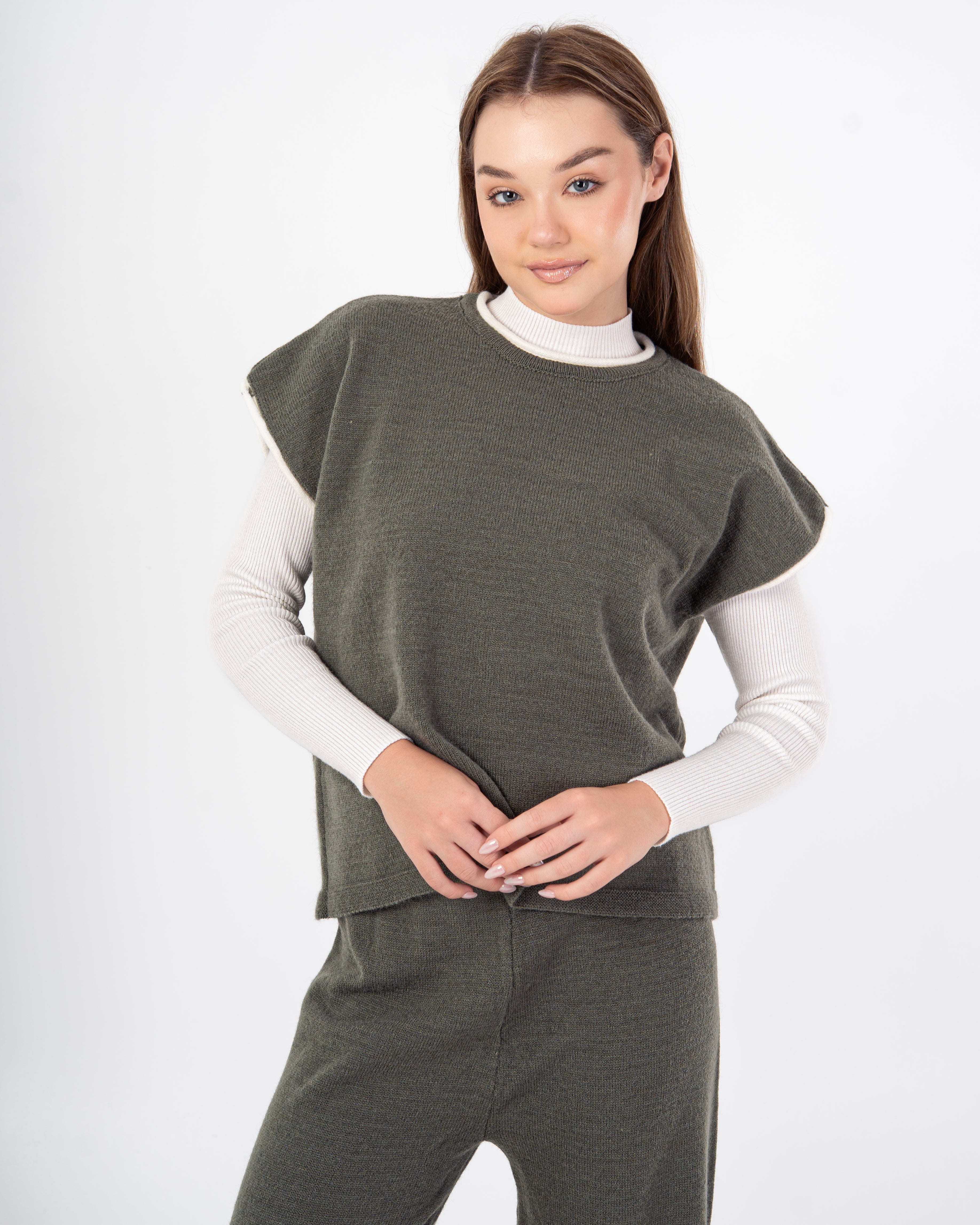 Knitwear Suit – Plain (Cut Sleeves)