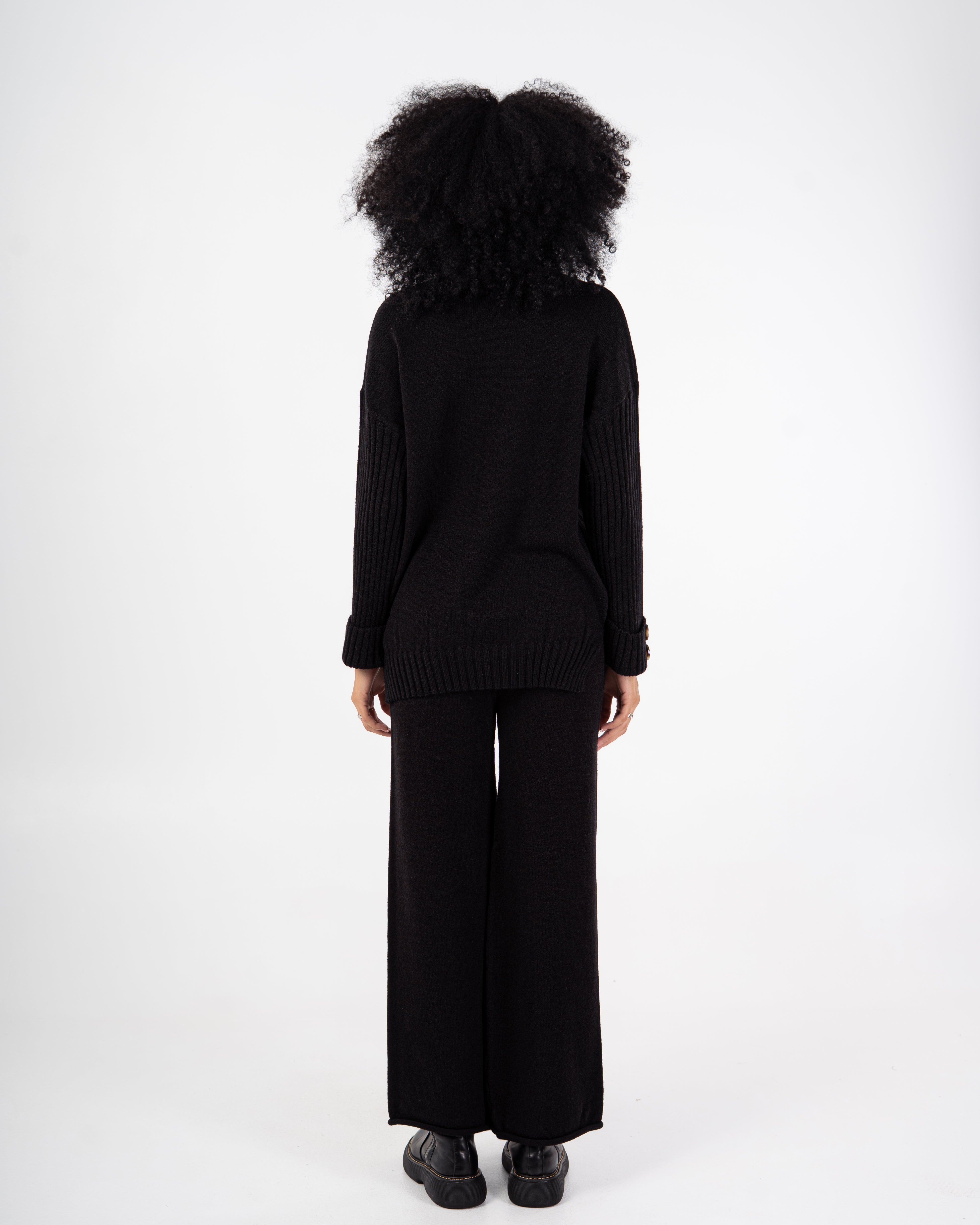 Knitwear Suit – Plain With Folded Sleeves (With Buttons)