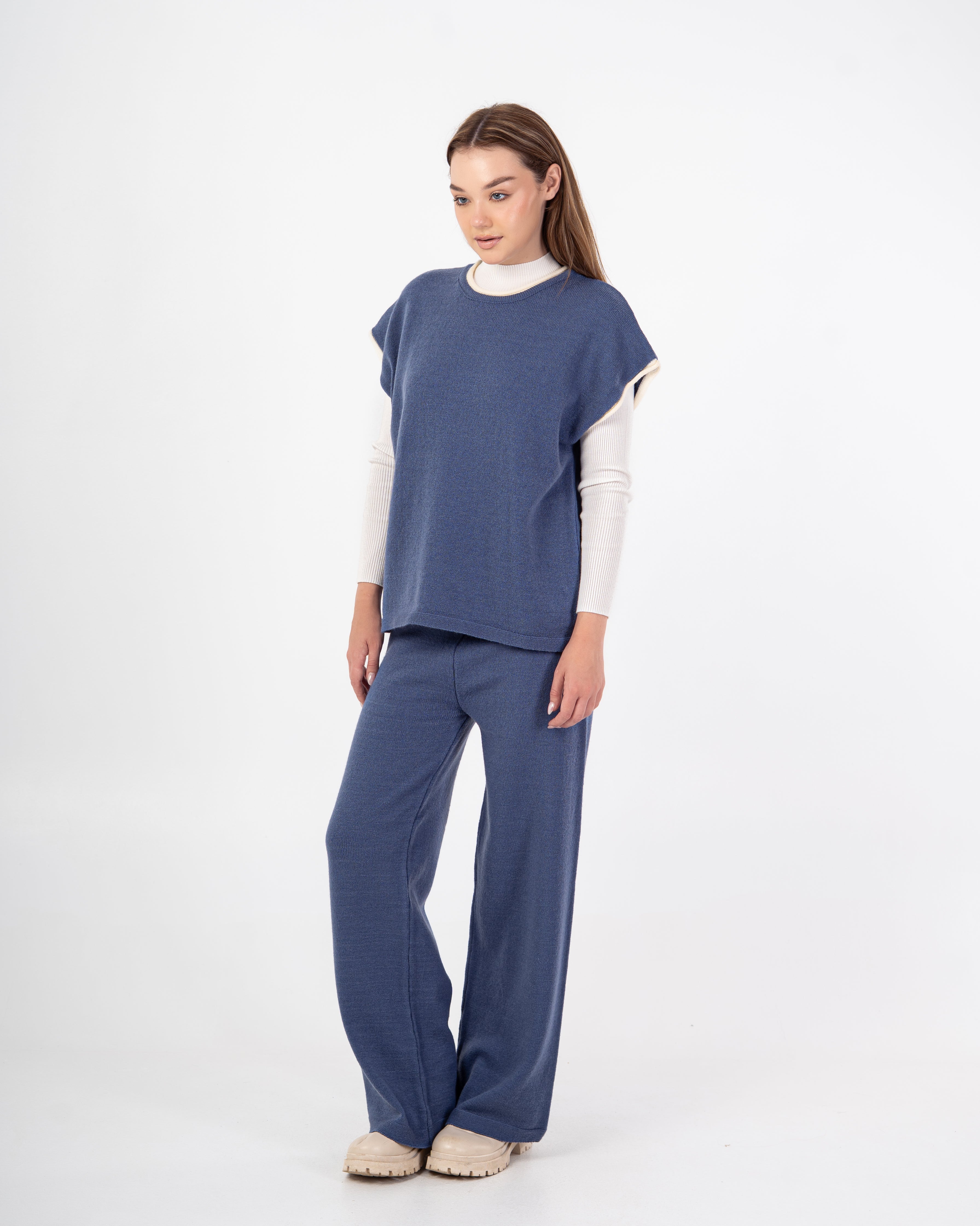Knitwear Suit – Plain (Cut Sleeves)