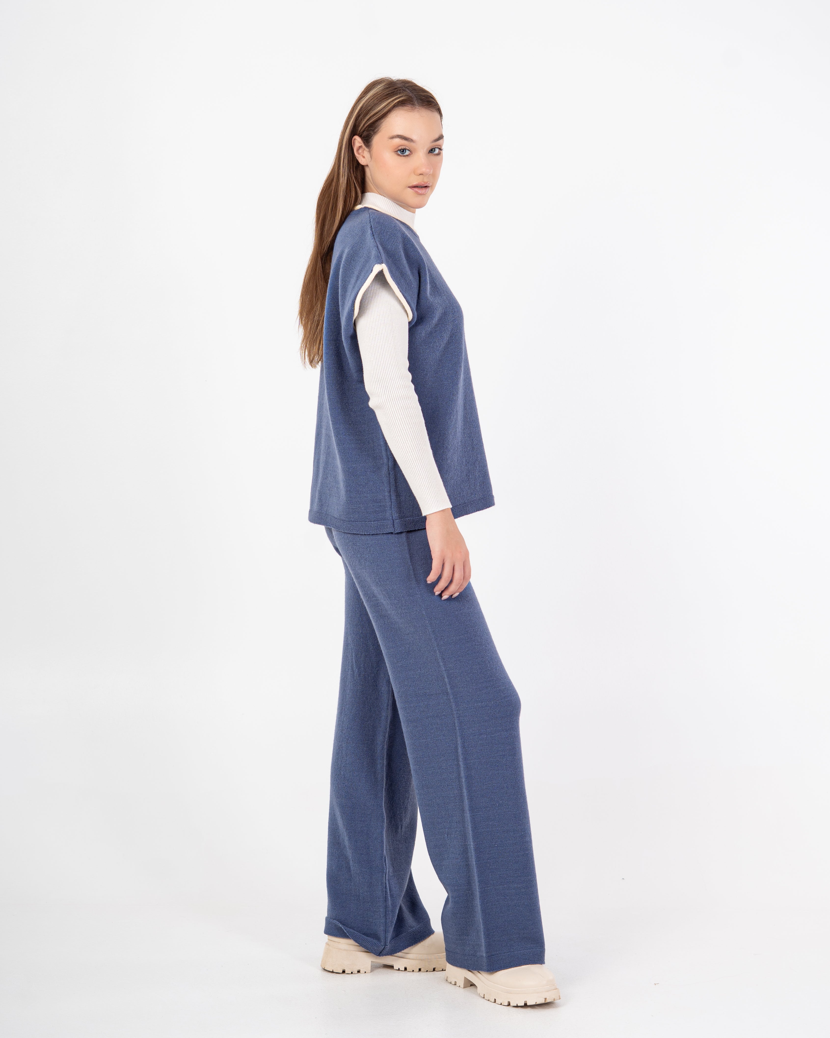 Knitwear Suit – Plain (Cut Sleeves)