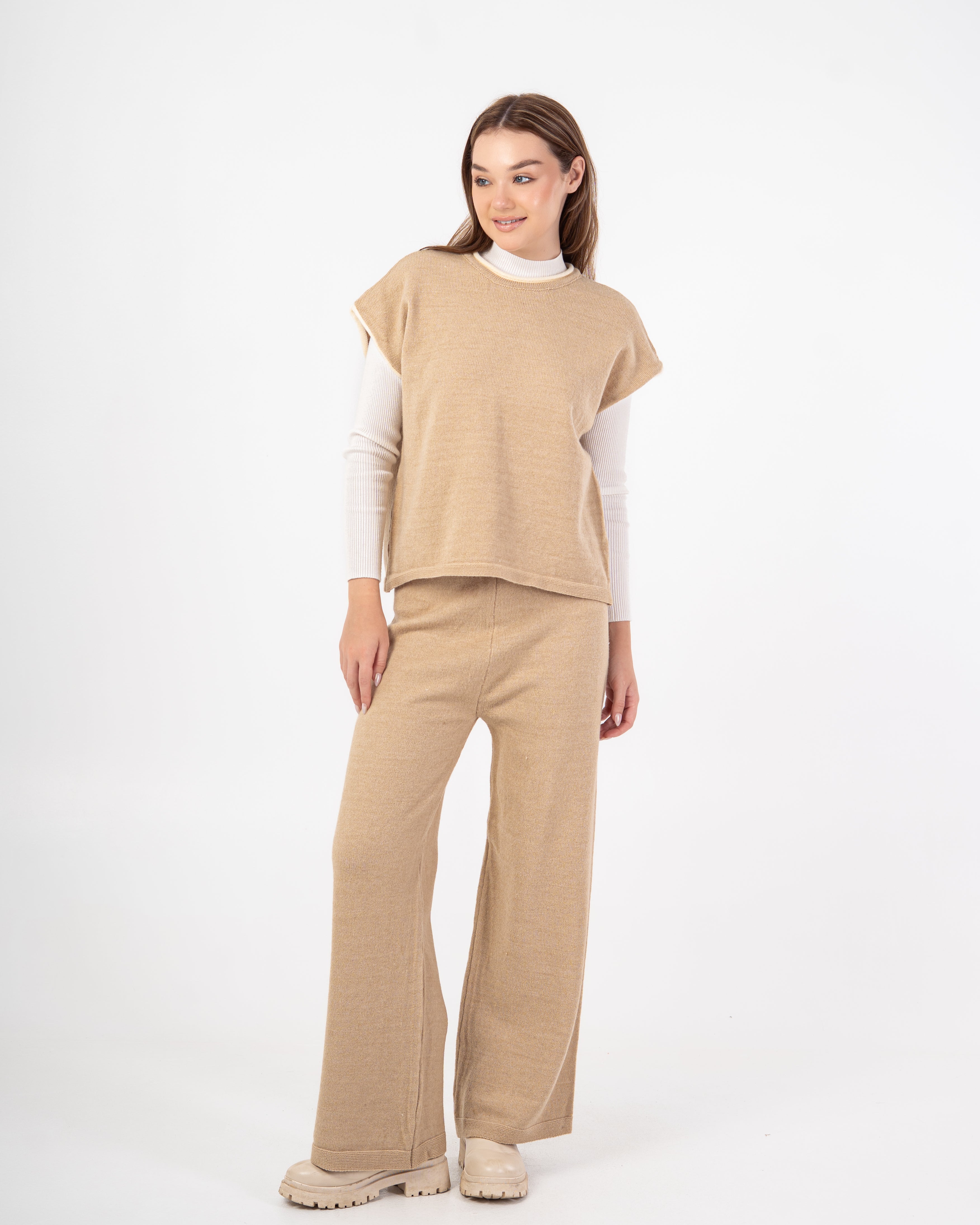 Knitwear Suit – Plain (Cut Sleeves)
