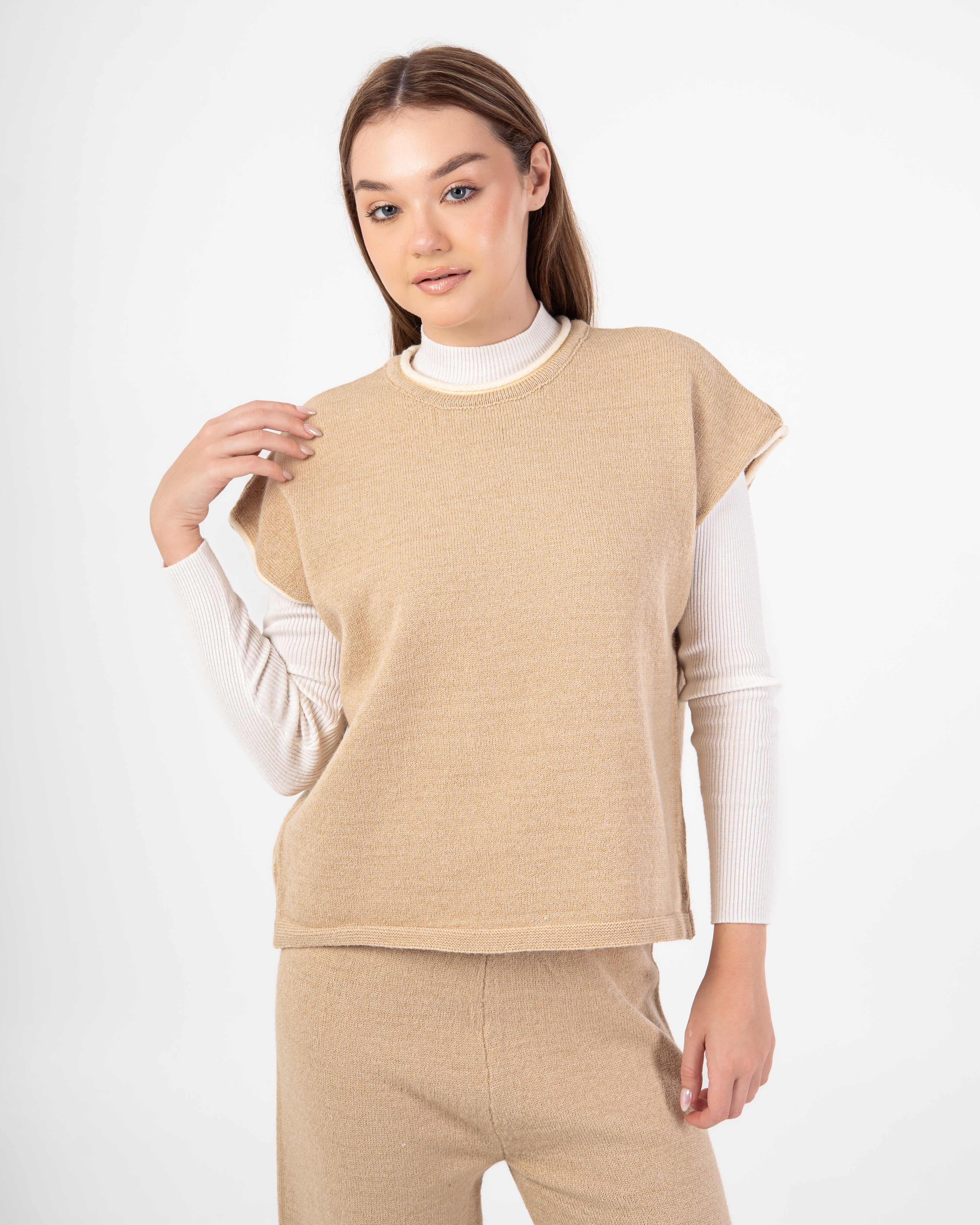 Knitwear Suit – Plain (Cut Sleeves)