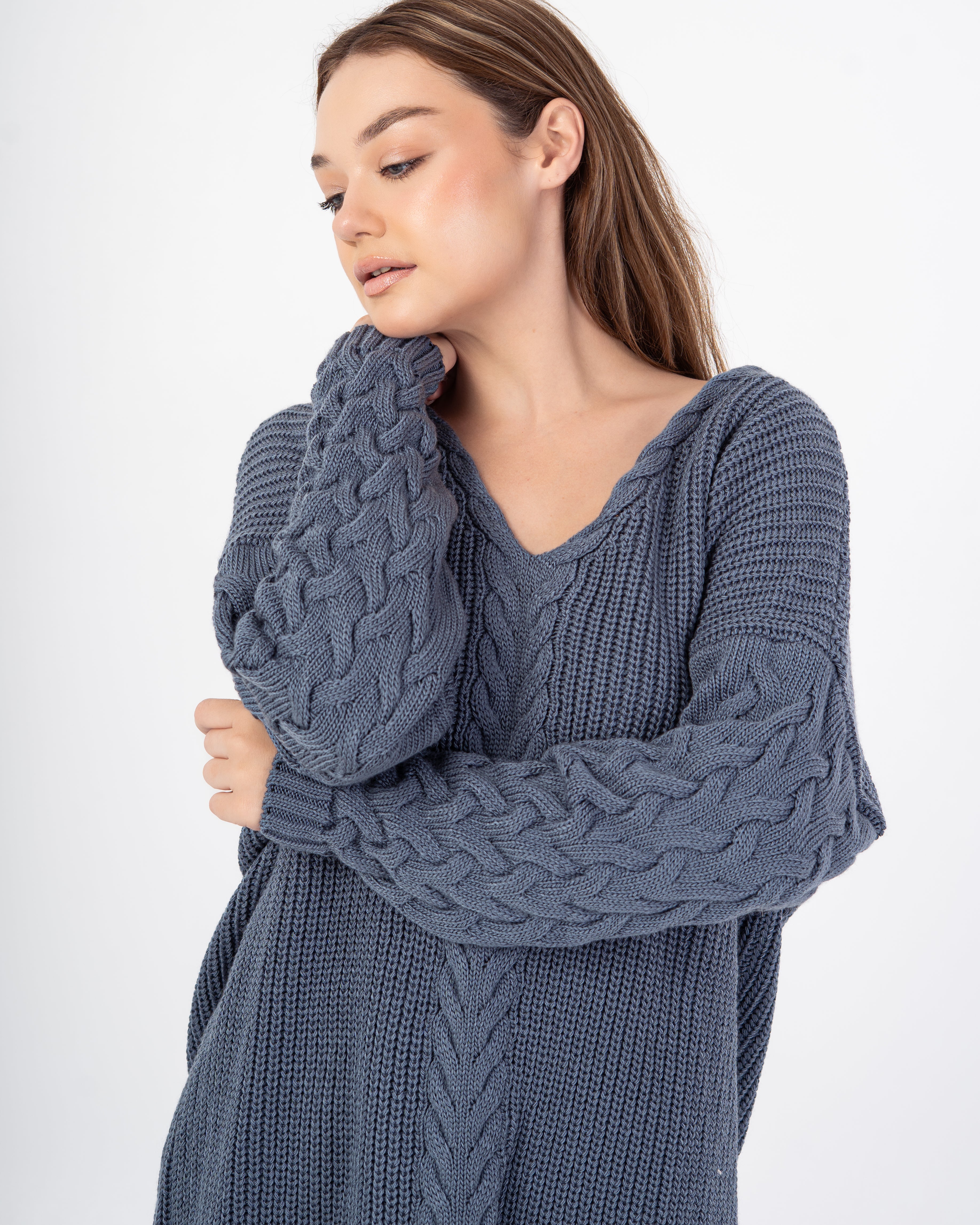 Knitwear Pullover – Long (Braided Pattern)