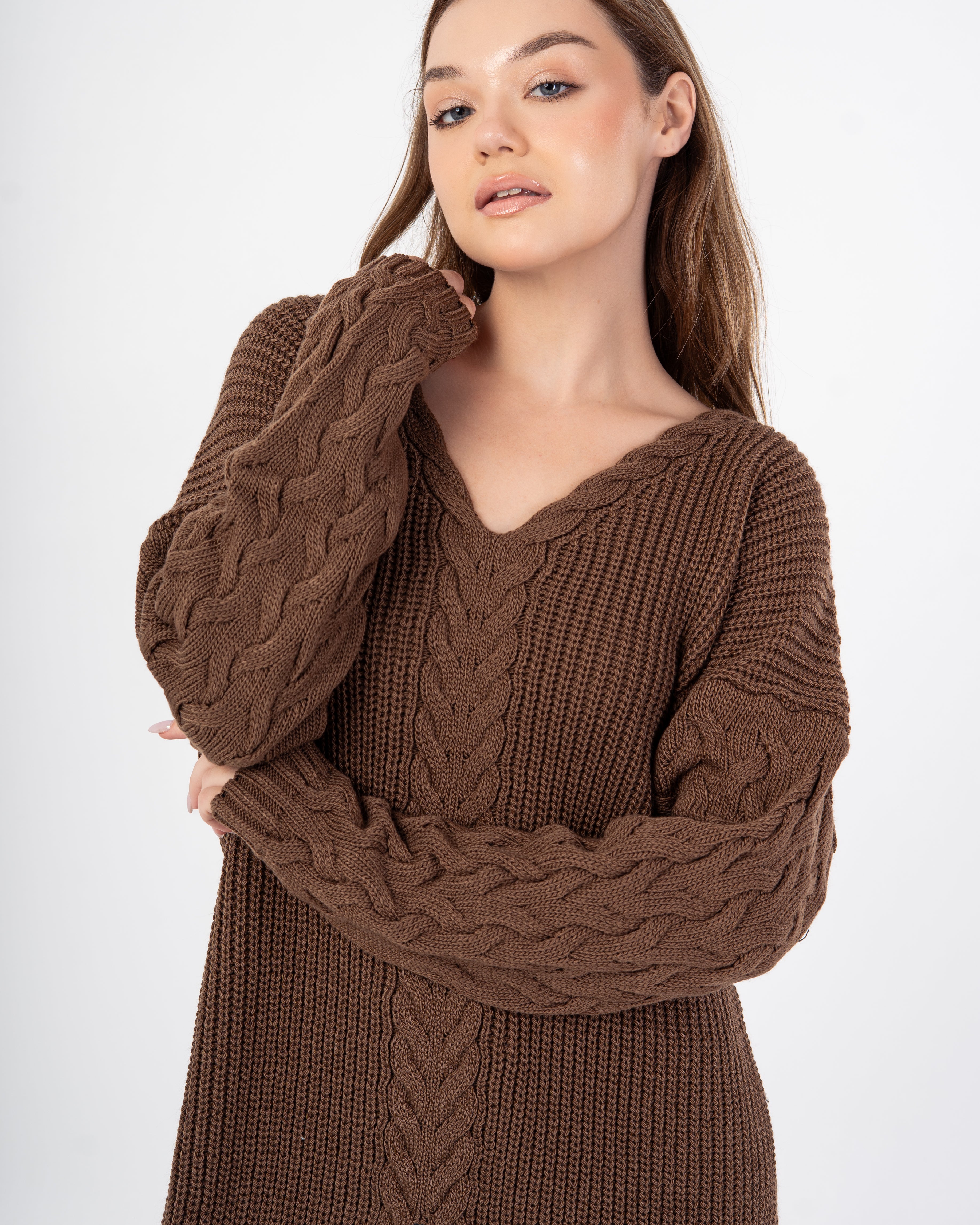 Knitwear Pullover – Long (Braided Pattern)