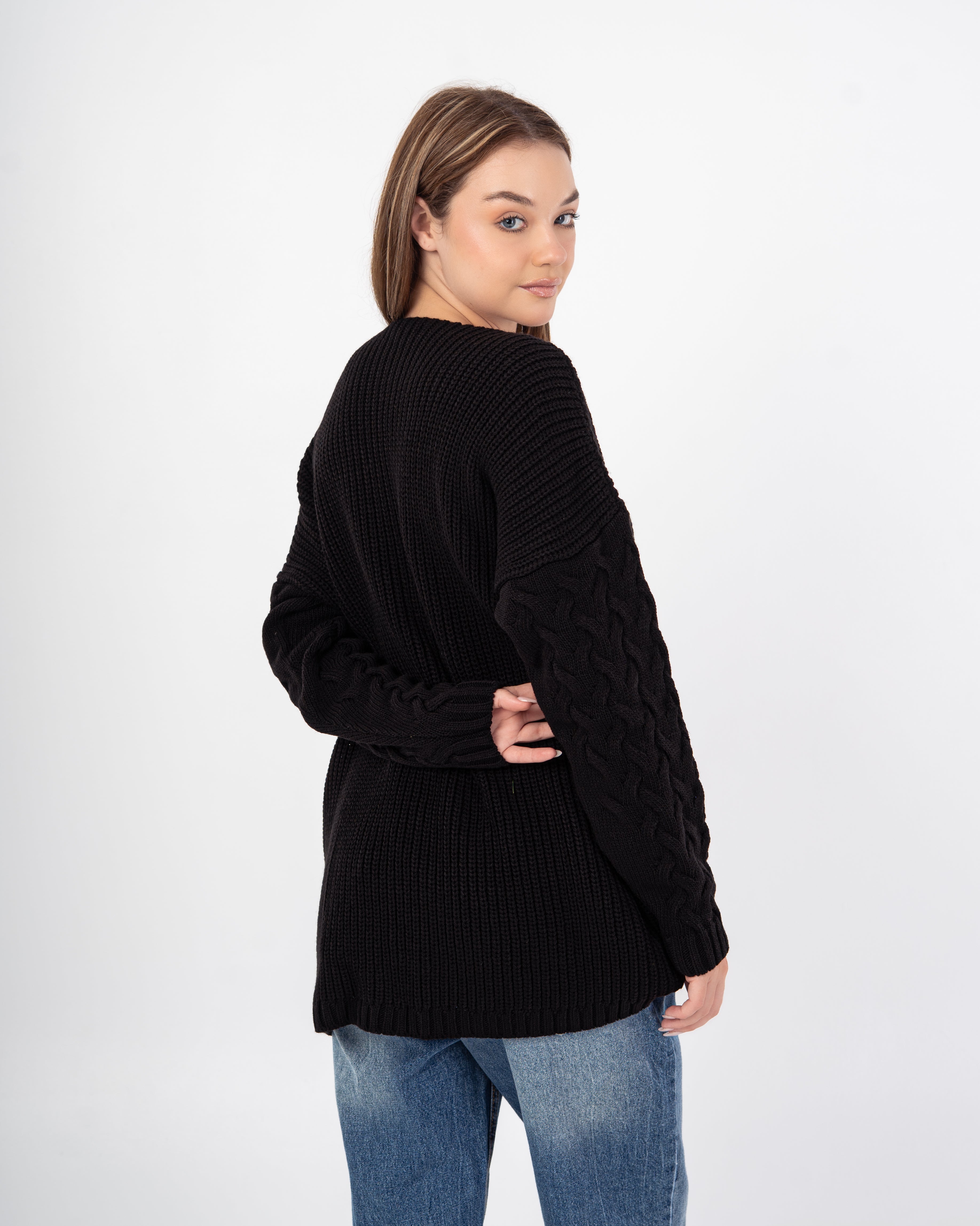 Knitwear Pullover – Long (Braided Pattern)