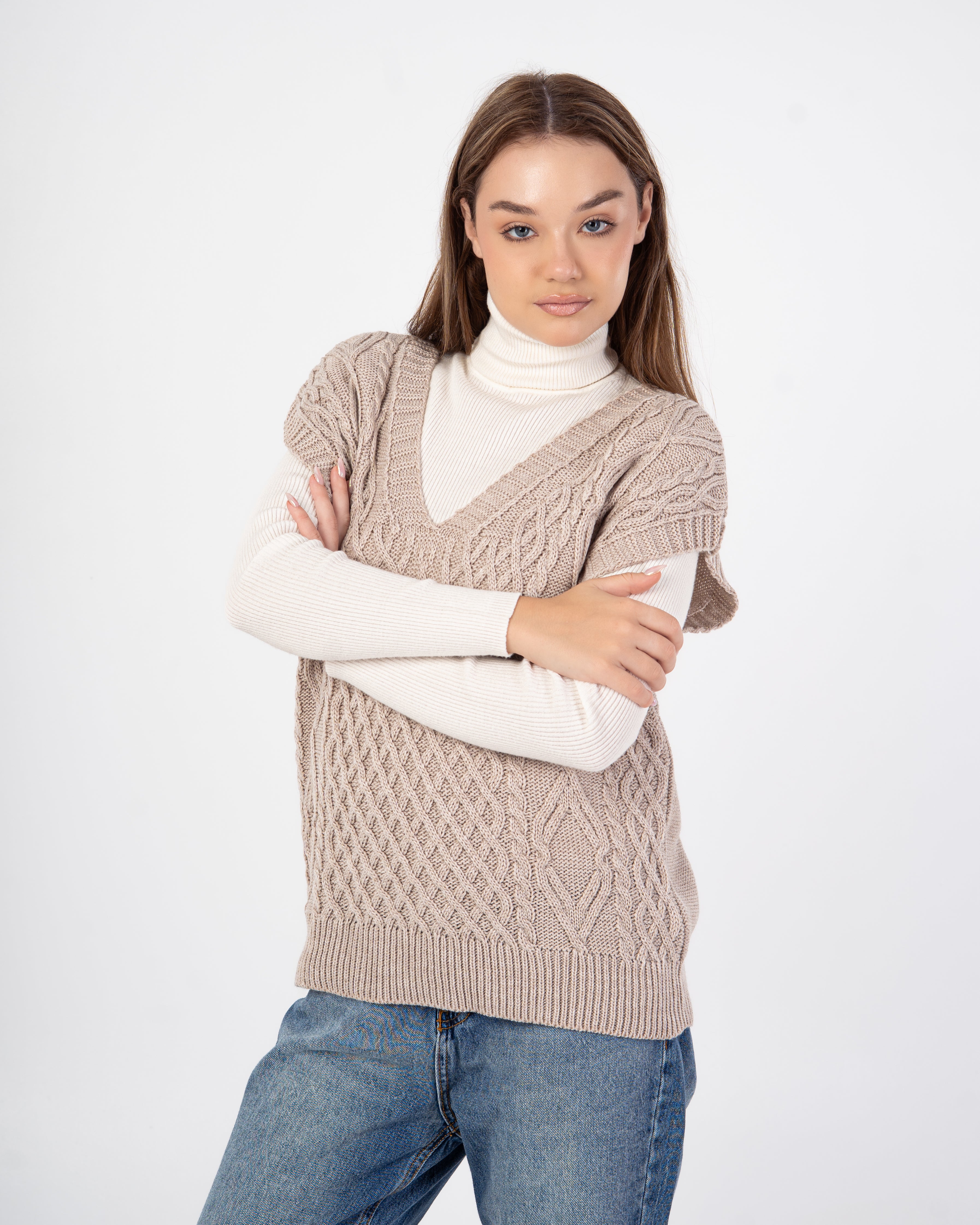Knitwear Vest – Braided Pattern From Chest