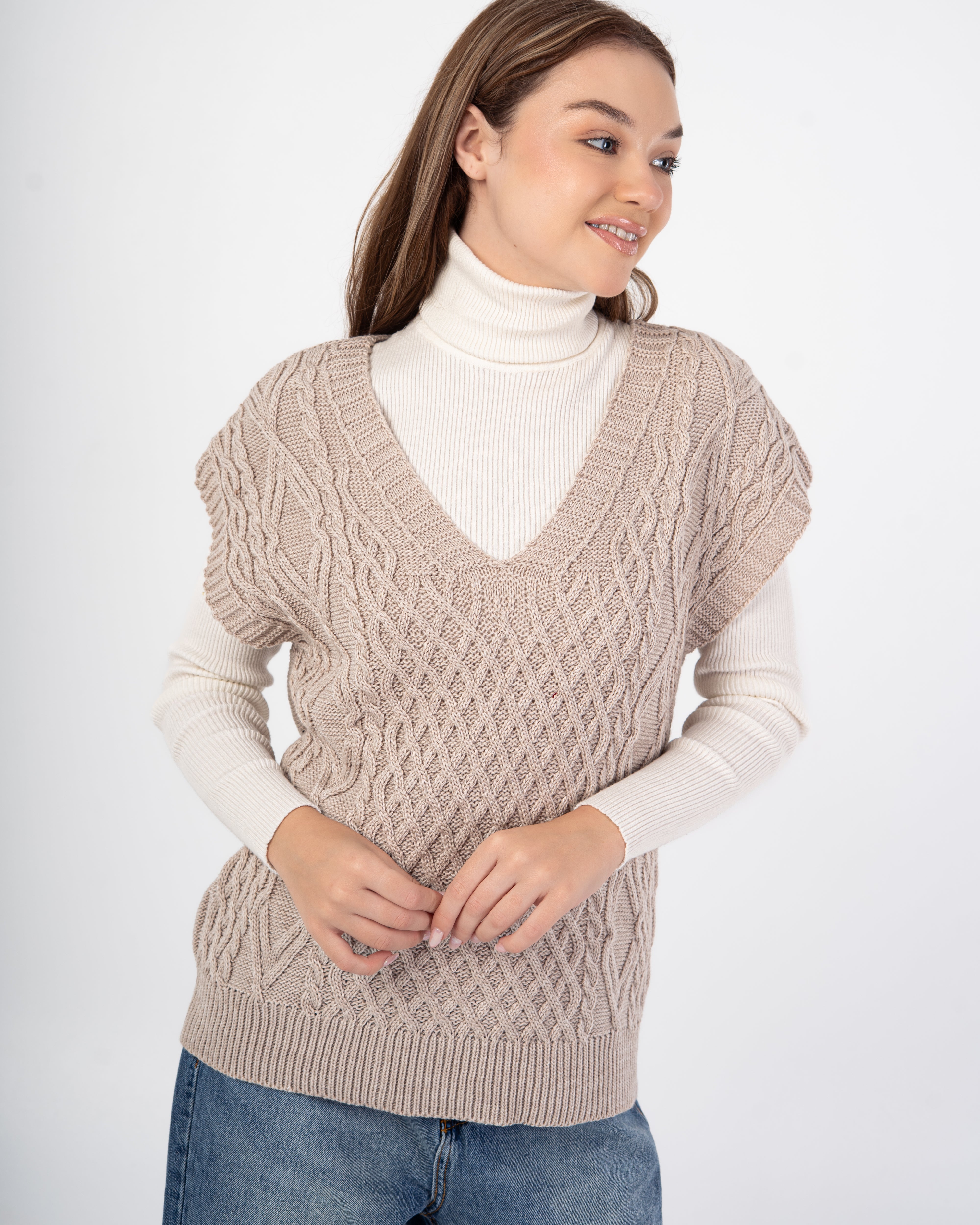Knitwear Vest – Braided Pattern From Chest