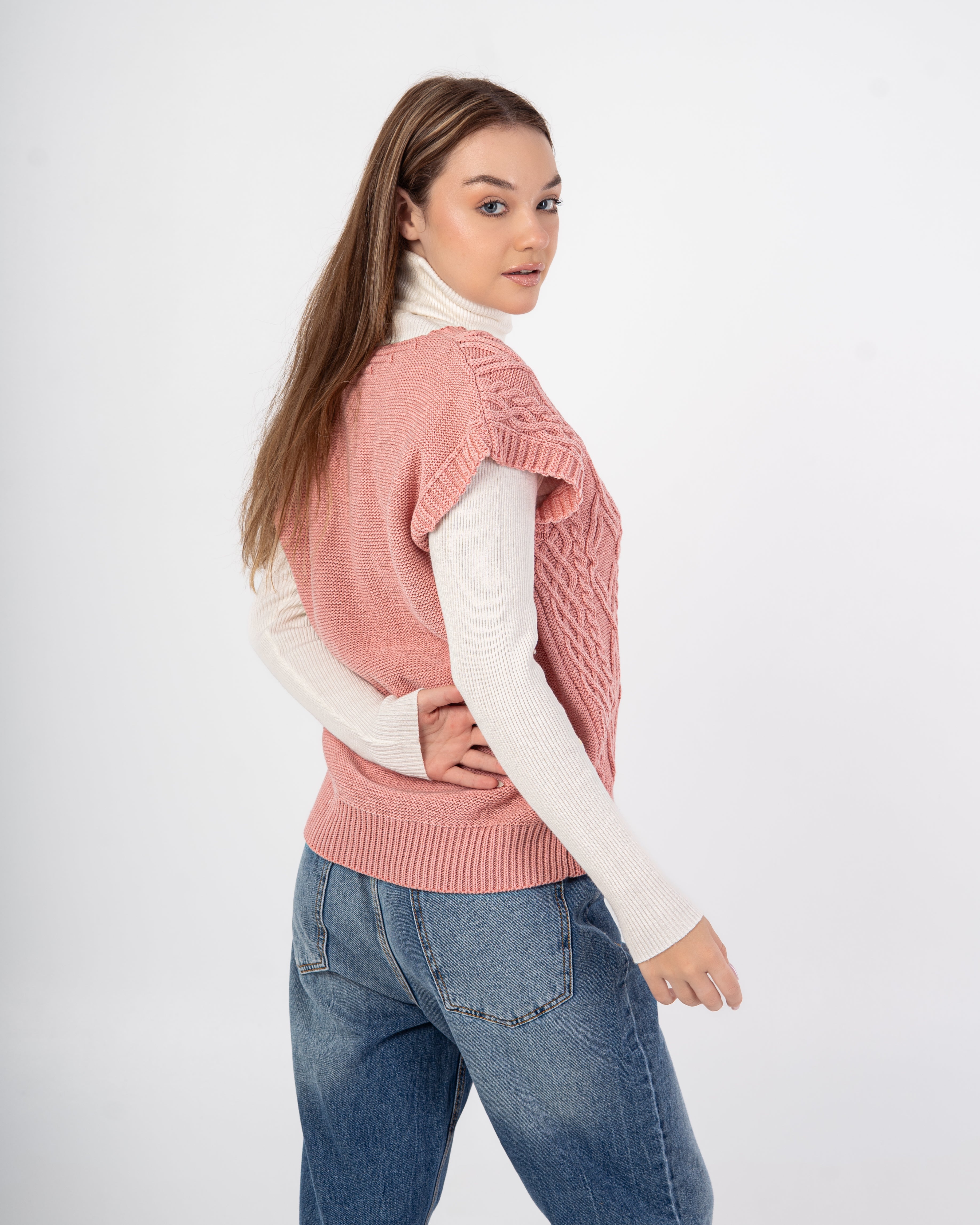 Knitwear Vest – Braided Pattern From Chest
