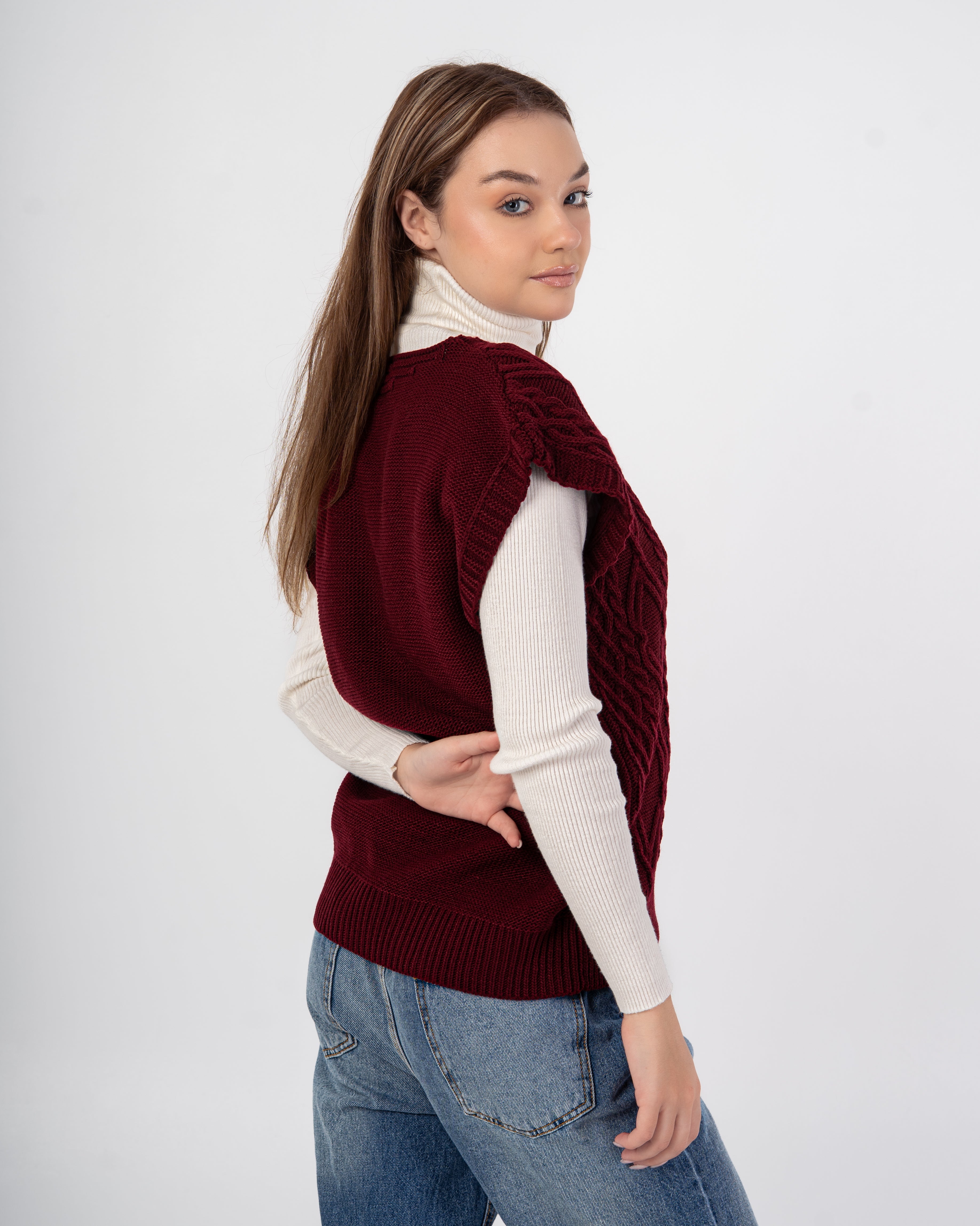 Knitwear Vest – Braided Pattern From Chest