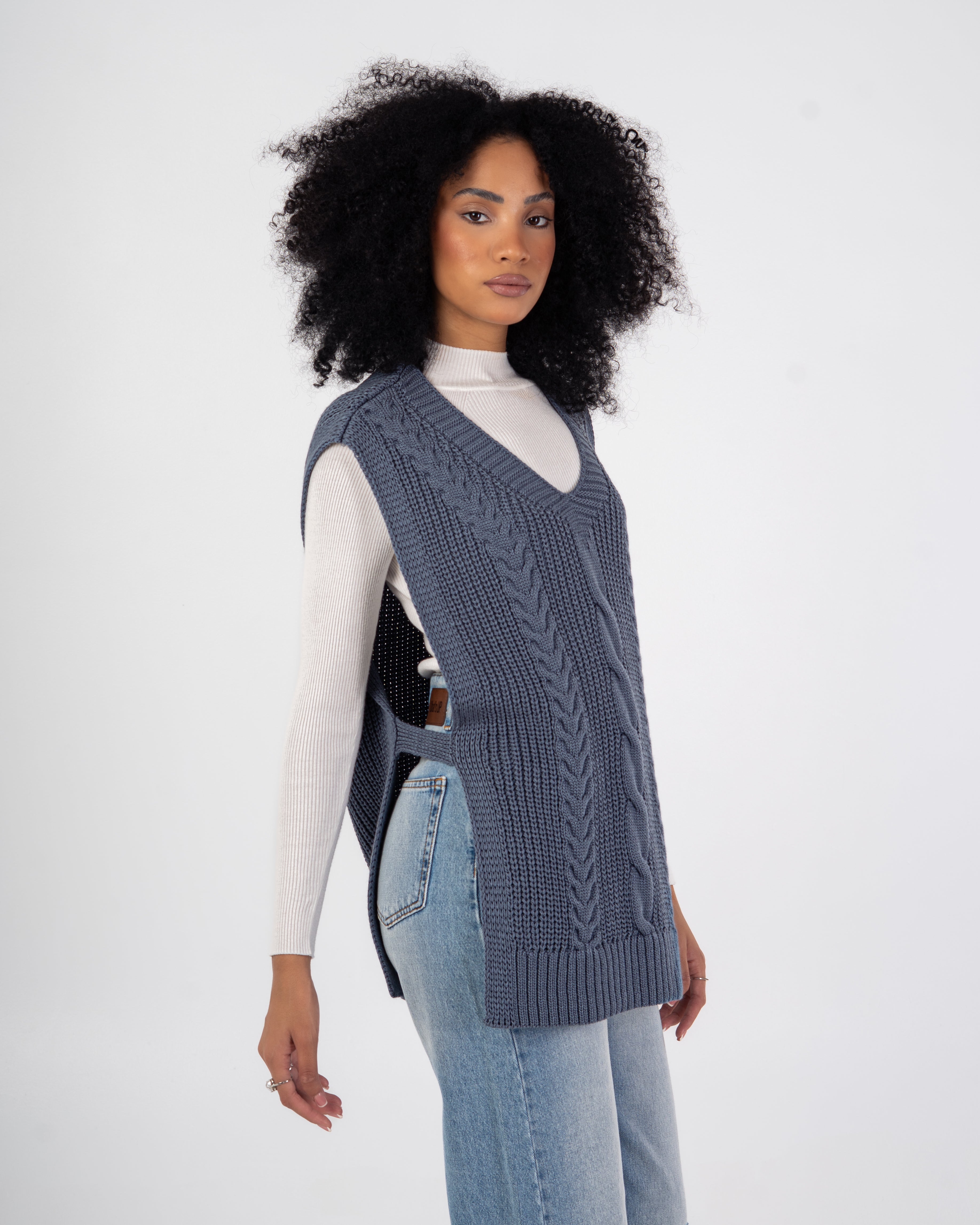 Knitwear Vest – Braided Pattern With Tie