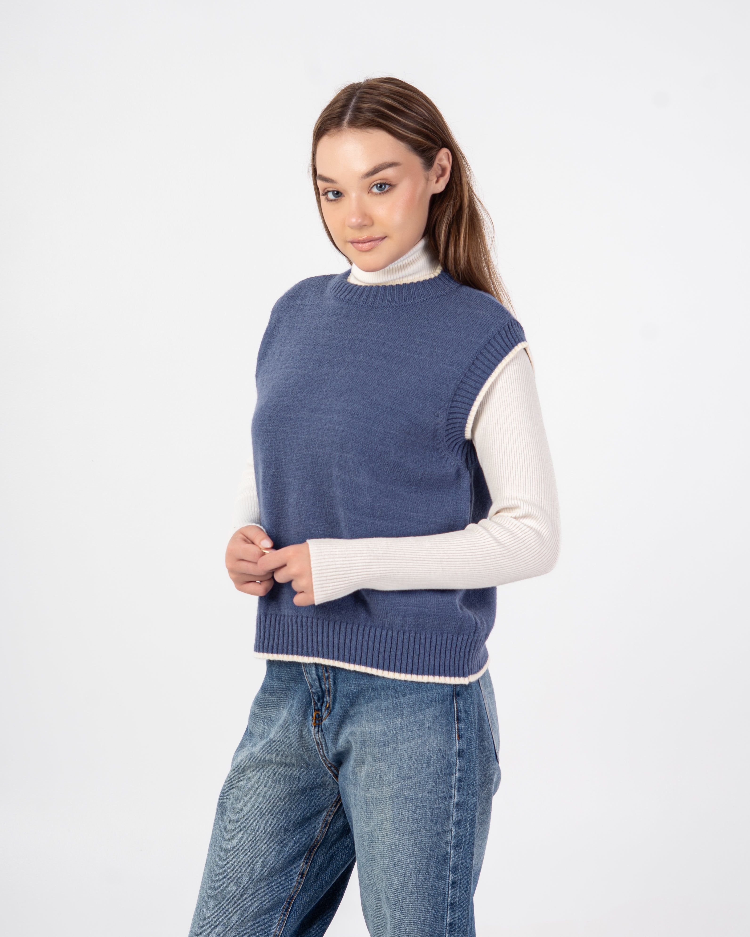 Knitwear Vest – Plain With Color Stripe