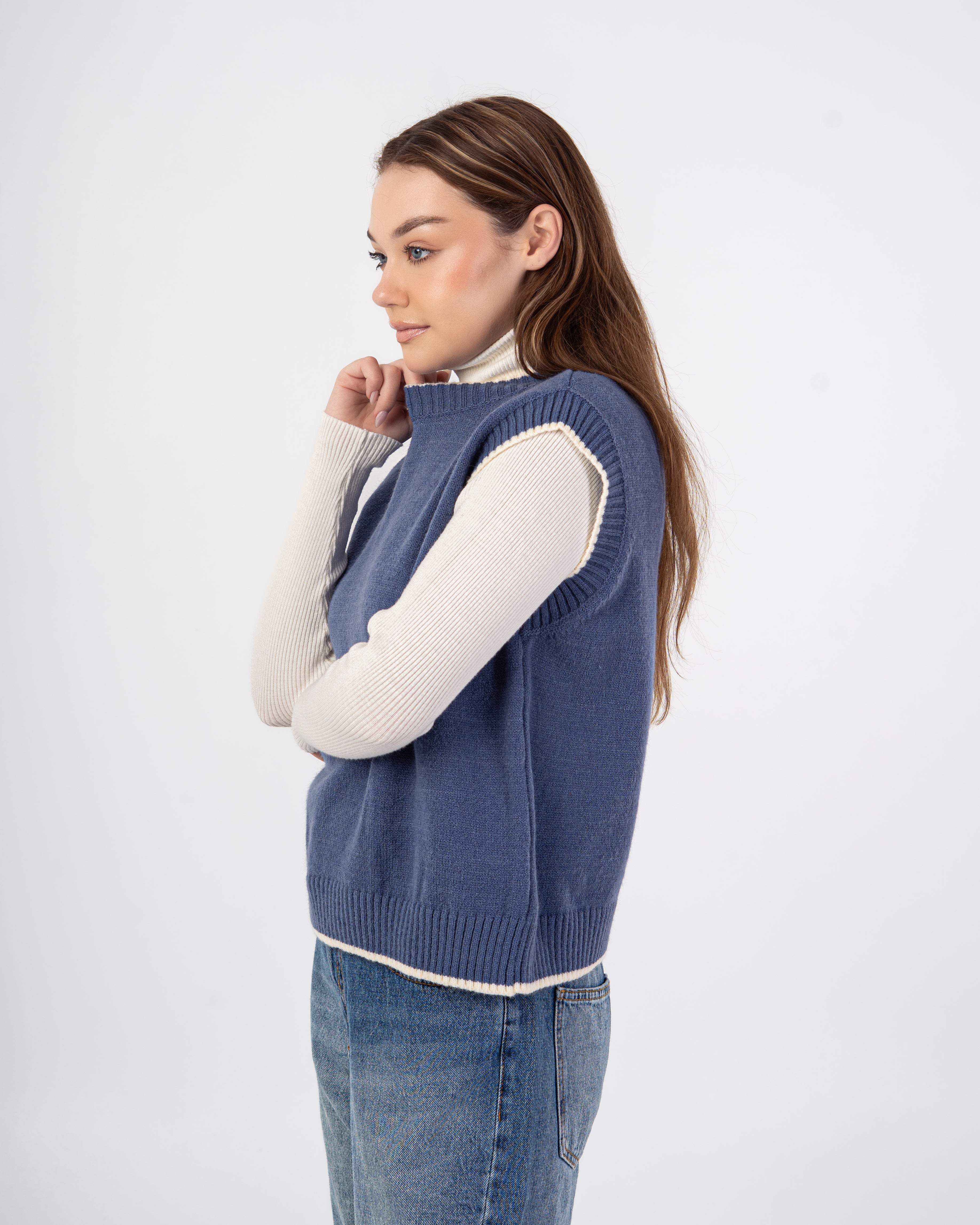 Knitwear Vest – Plain With Color Stripe