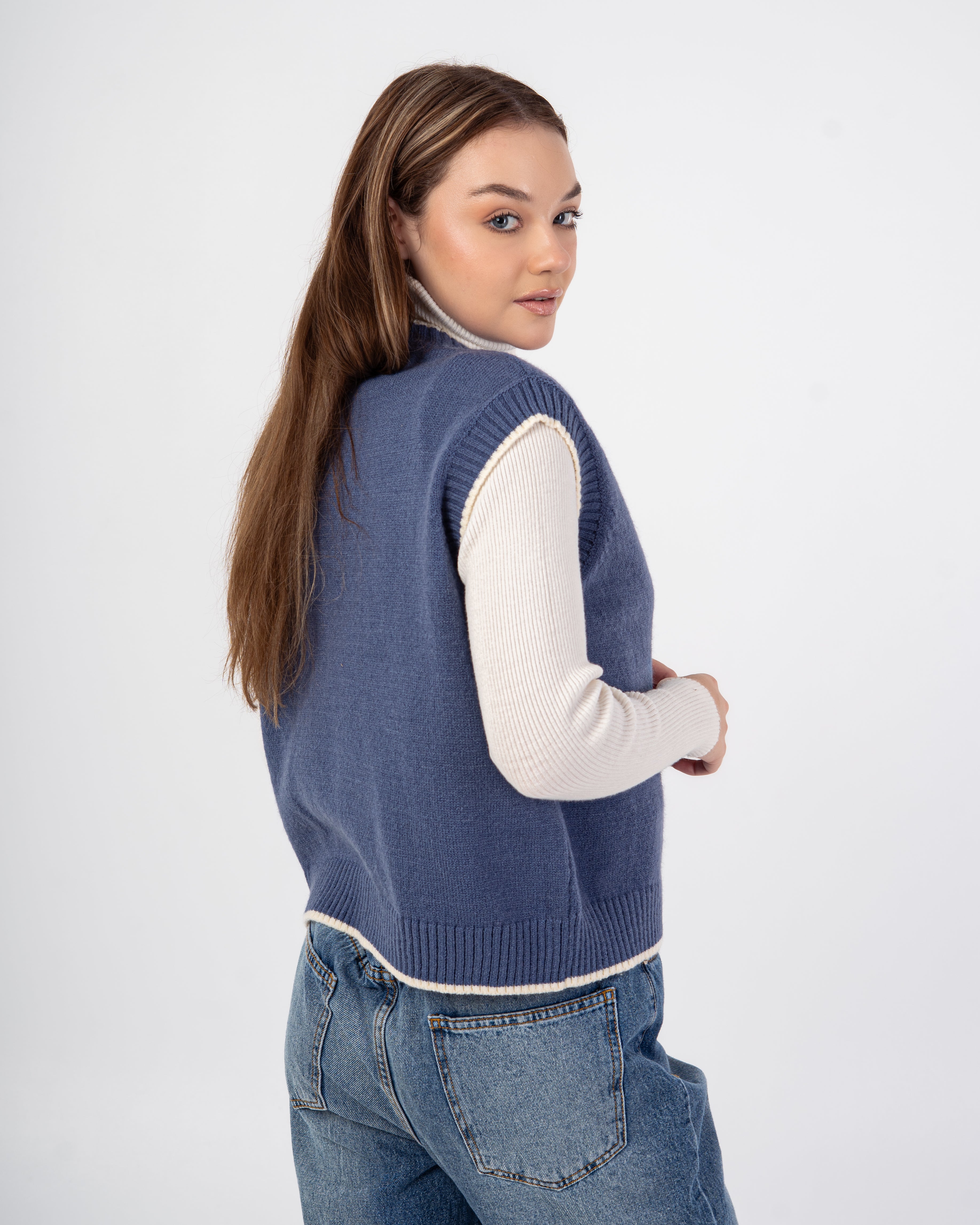Knitwear Vest – Plain With Color Stripe
