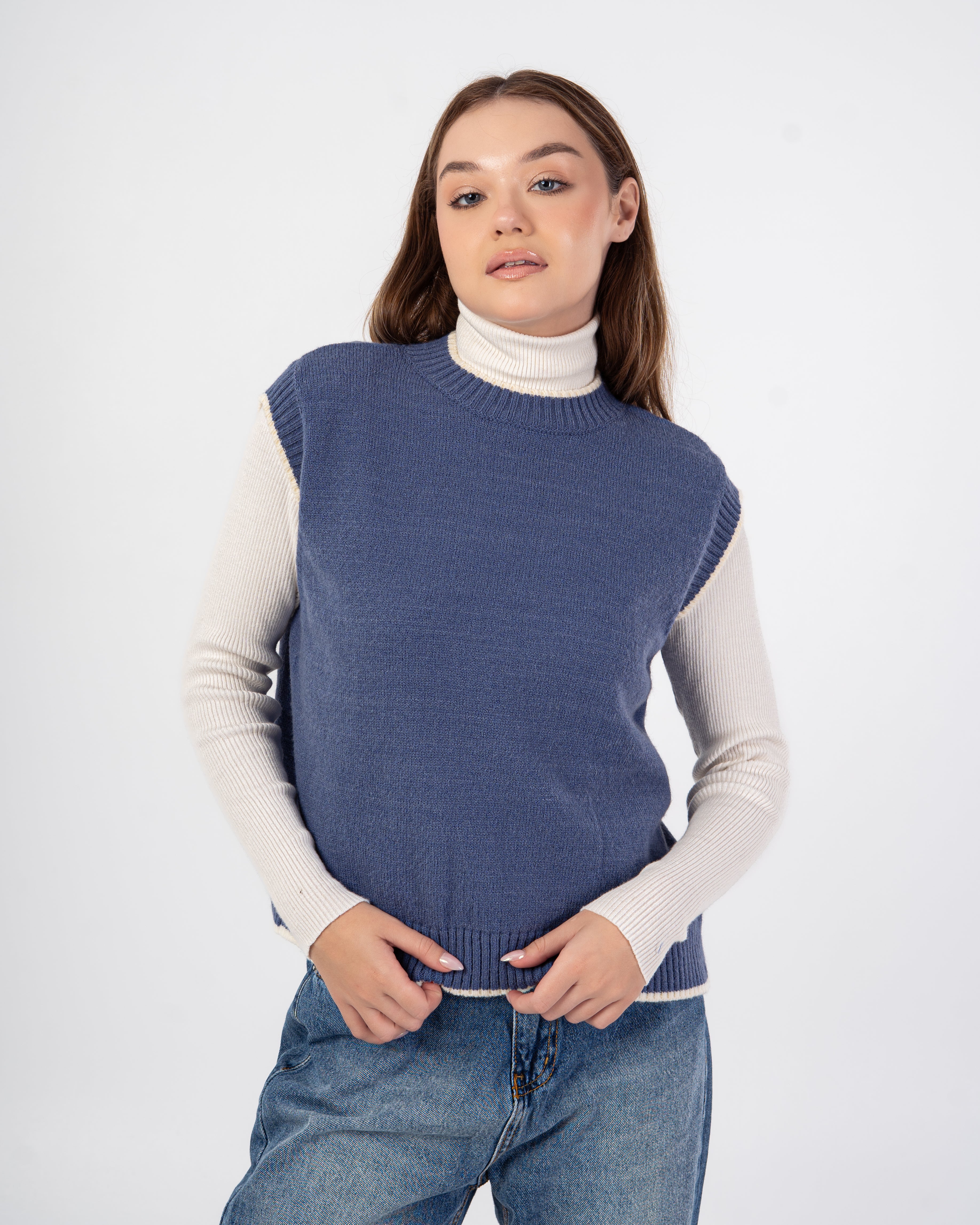Knitwear Vest – Plain With Color Stripe