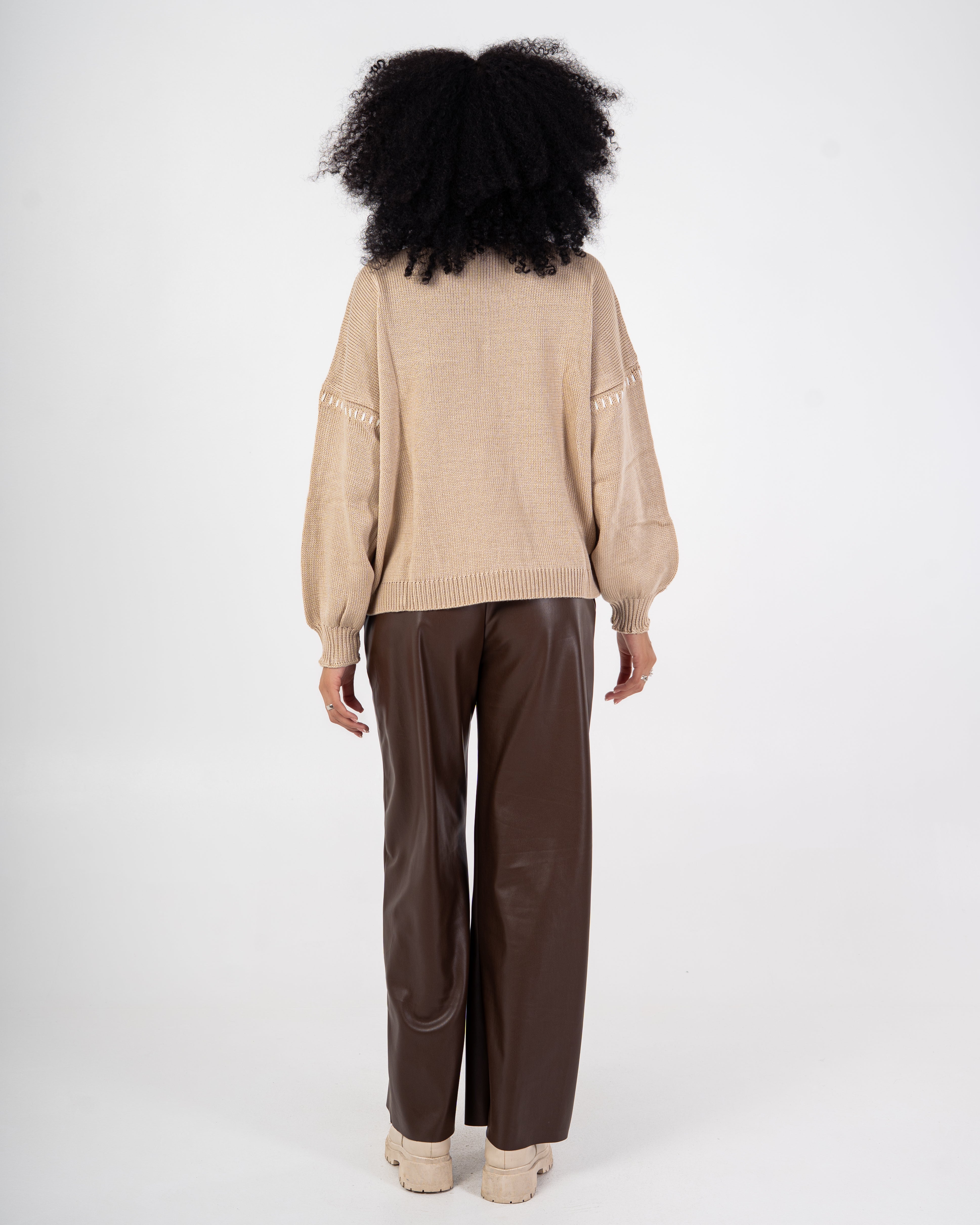 Knitwear Pullover – Embroidered (Shoulders-Sleeves)