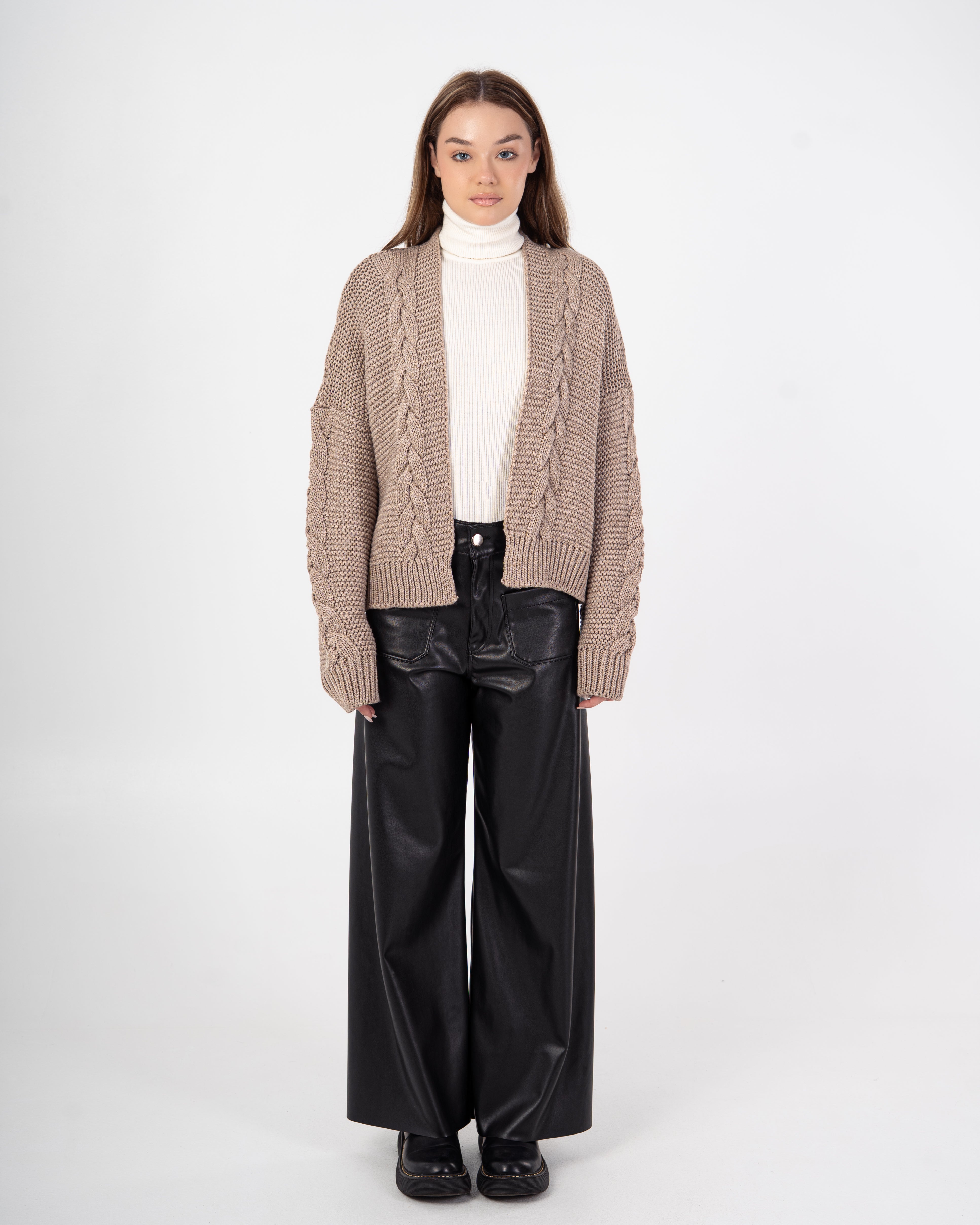 Knitwear Cardigan – Short (Plain)