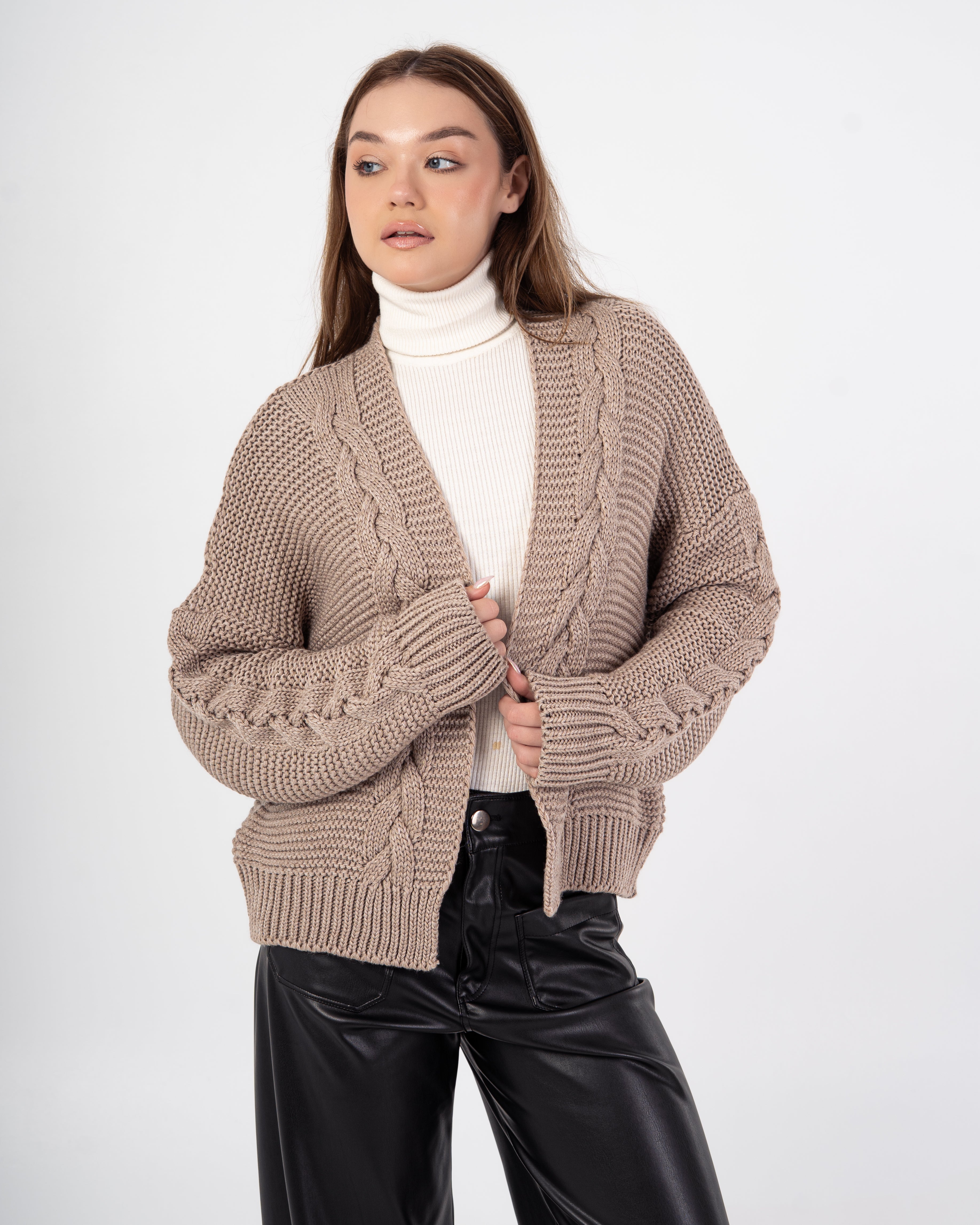 Knitwear Cardigan – Short (Plain)